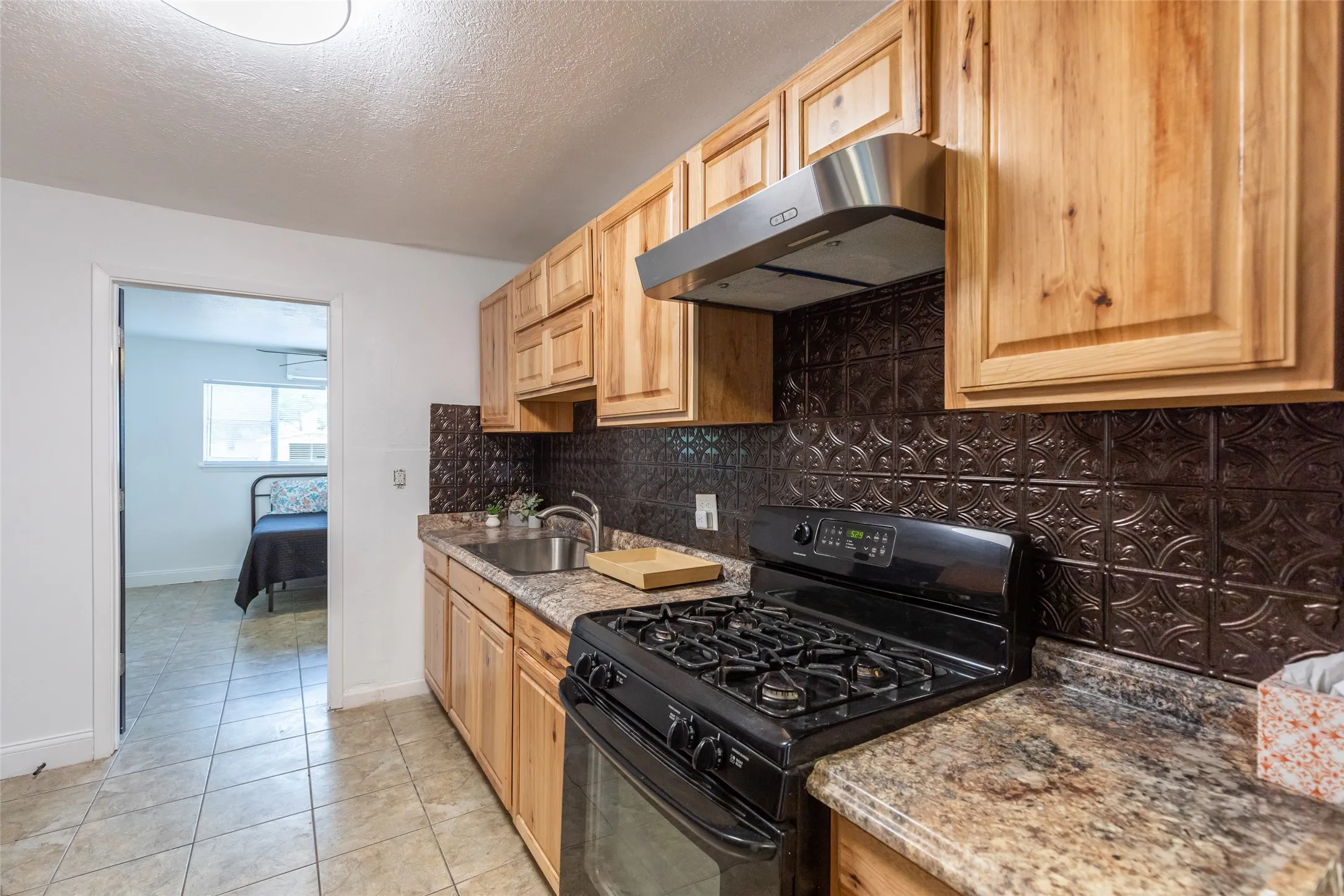 Single Family Residence For Sale in Taylor County , 3010 Bickley Street, Abilene, Texas 79605, 4 Bedroom, 2 Bathroom, Garage spaces, 1,050 Sqft, built in 1945, mls#21373908, Real Estate Agent in Abilene, Homes For Sale in Taylor county, Homes For Sale in Abilene, Realtor in Abilene Texas, Real Estate Brokerage Independent Realty Texas, Luminita Cordes Realtor