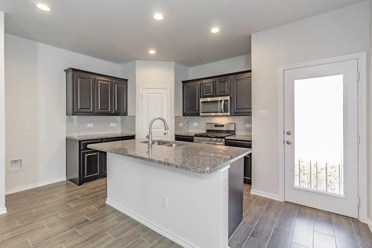 Single Family Residence For Rent in Kaufman County , 2112 River Pine Road, Forney, Texas 75126, 3 Bedroom, 2 Bathroom, 2 Garage spaces, 1,424 Sqft, built in 2023, mls#21376267, Real Estate Agent in Forney, Homes For Rent in Kaufman county, Homes For Rent in Forney, Realtor in Forney Texas, Real Estate Brokerage Independent Realty Texas, Luminita Cordes Realtor