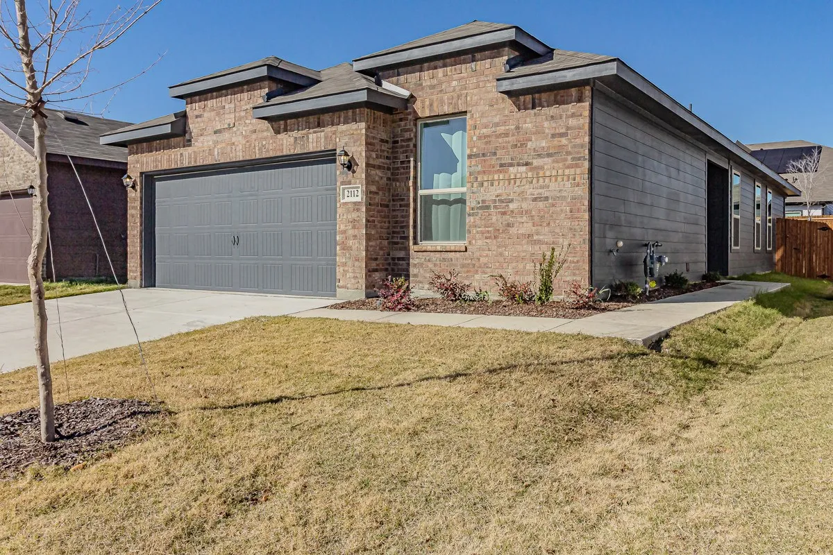 Single Family Residence For Rent in Kaufman County , 2112 River Pine Road, Forney, Texas 75126, 3 Bedroom, 2 Bathroom, 2 Garage spaces, 1,424 Sqft, built in 2023, mls#21376267, Real Estate Agent in Forney, Homes For Rent in Kaufman county, Homes For Rent in Forney, Realtor in Forney Texas, Real Estate Brokerage Independent Realty Texas, Luminita Cordes Realtor