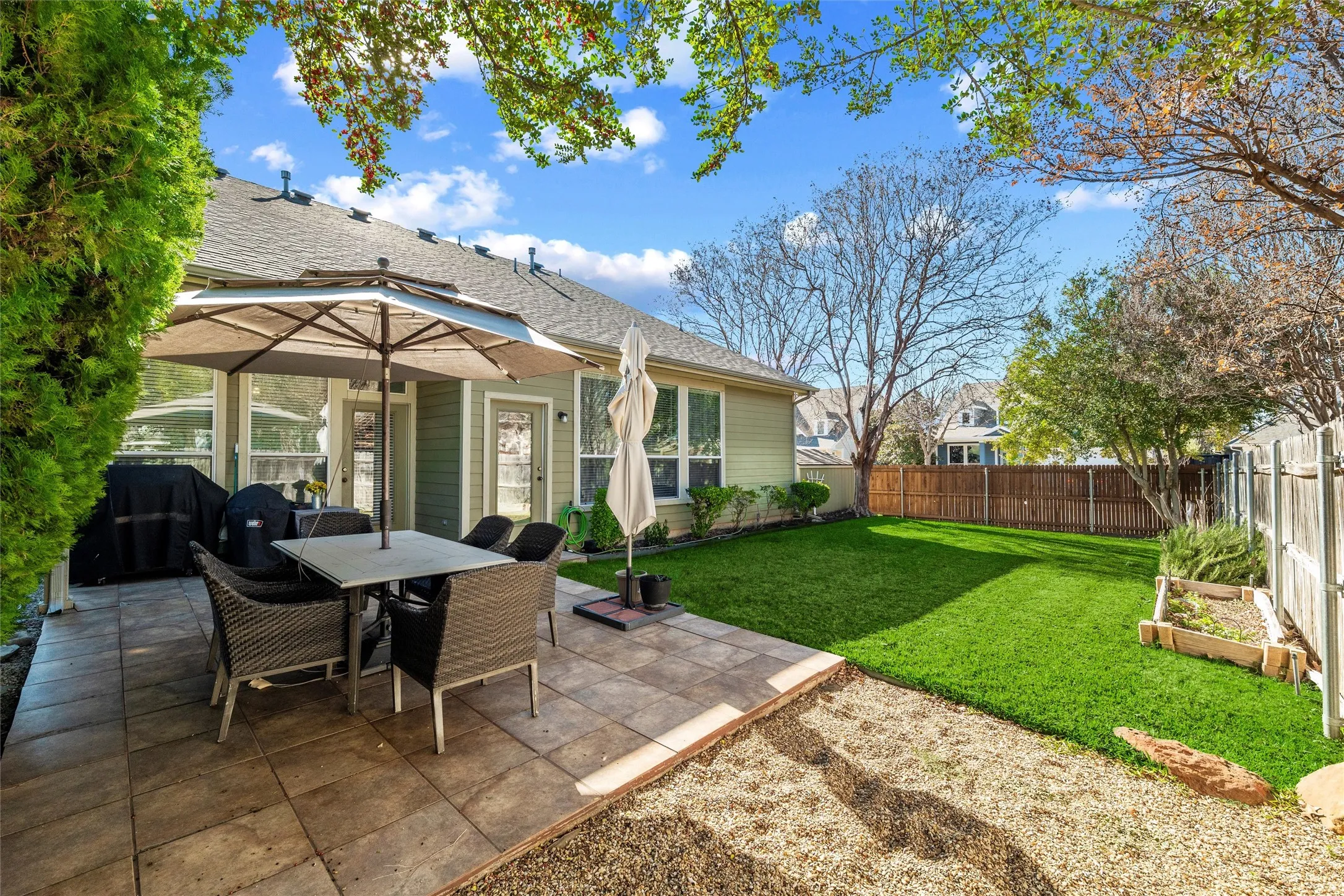 Single Family Residence For Sale in Tarrant County , 124 Myrtle Creek, Grapevine, Texas 76051, 3 Bedroom, 3 Bathroom, 2 Garage spaces, 3,047 Sqft, built in 2002, mls#21375989, Real Estate Agent in Grapevine, Homes For Sale in Tarrant county, Homes For Sale in Grapevine, Realtor in Grapevine Texas, Real Estate Brokerage Independent Realty Texas, Luminita Cordes Realtor