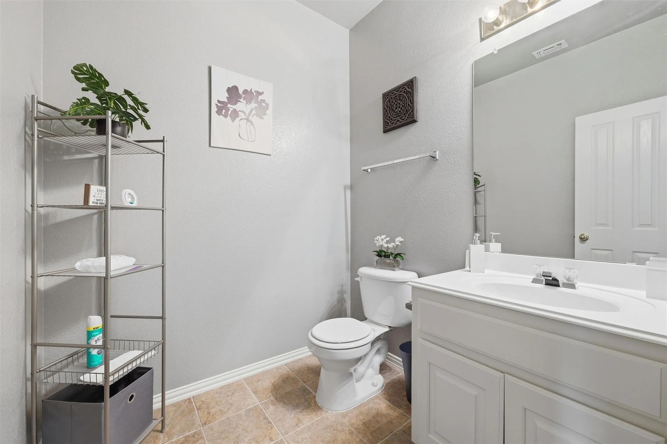 Single Family Residence For Sale in Tarrant County , 124 Myrtle Creek, Grapevine, Texas 76051, 3 Bedroom, 3 Bathroom, 2 Garage spaces, 3,047 Sqft, built in 2002, mls#21375989, Real Estate Agent in Grapevine, Homes For Sale in Tarrant county, Homes For Sale in Grapevine, Realtor in Grapevine Texas, Real Estate Brokerage Independent Realty Texas, Luminita Cordes Realtor