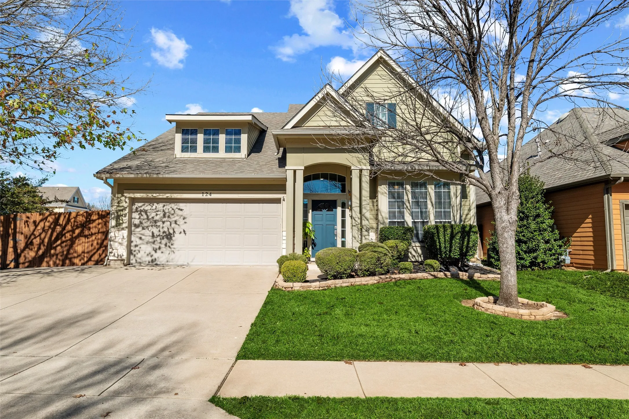 Single Family Residence For Sale in Tarrant County , 124 Myrtle Creek, Grapevine, Texas 76051, 3 Bedroom, 3 Bathroom, 2 Garage spaces, 3,047 Sqft, built in 2002, mls#21375989, Real Estate Agent in Grapevine, Homes For Sale in Tarrant county, Homes For Sale in Grapevine, Realtor in Grapevine Texas, Real Estate Brokerage Independent Realty Texas, Luminita Cordes Realtor