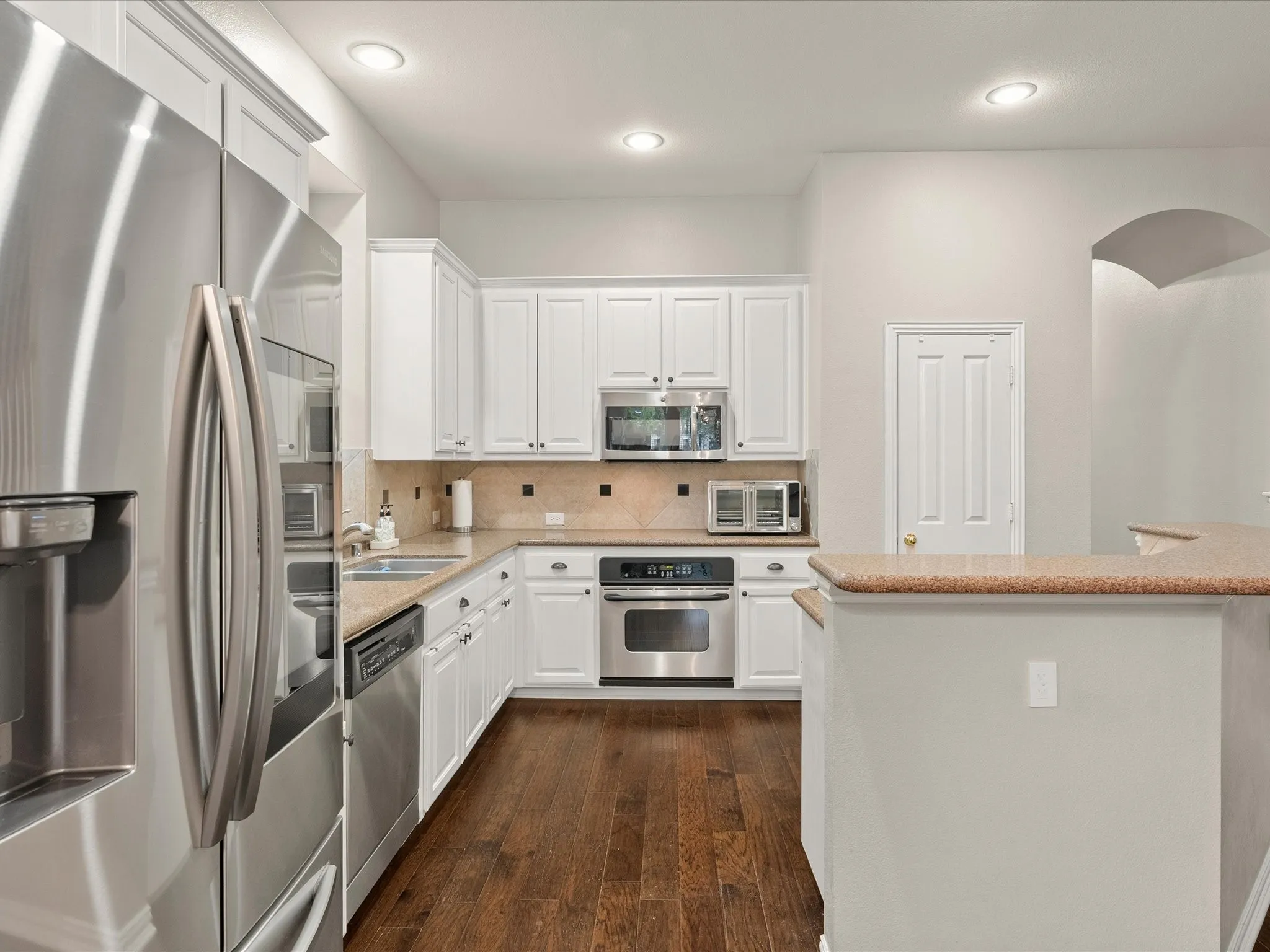 Single Family Residence For Sale in Tarrant County , 124 Myrtle Creek, Grapevine, Texas 76051, 3 Bedroom, 3 Bathroom, 2 Garage spaces, 3,047 Sqft, built in 2002, mls#21375989, Real Estate Agent in Grapevine, Homes For Sale in Tarrant county, Homes For Sale in Grapevine, Realtor in Grapevine Texas, Real Estate Brokerage Independent Realty Texas, Luminita Cordes Realtor