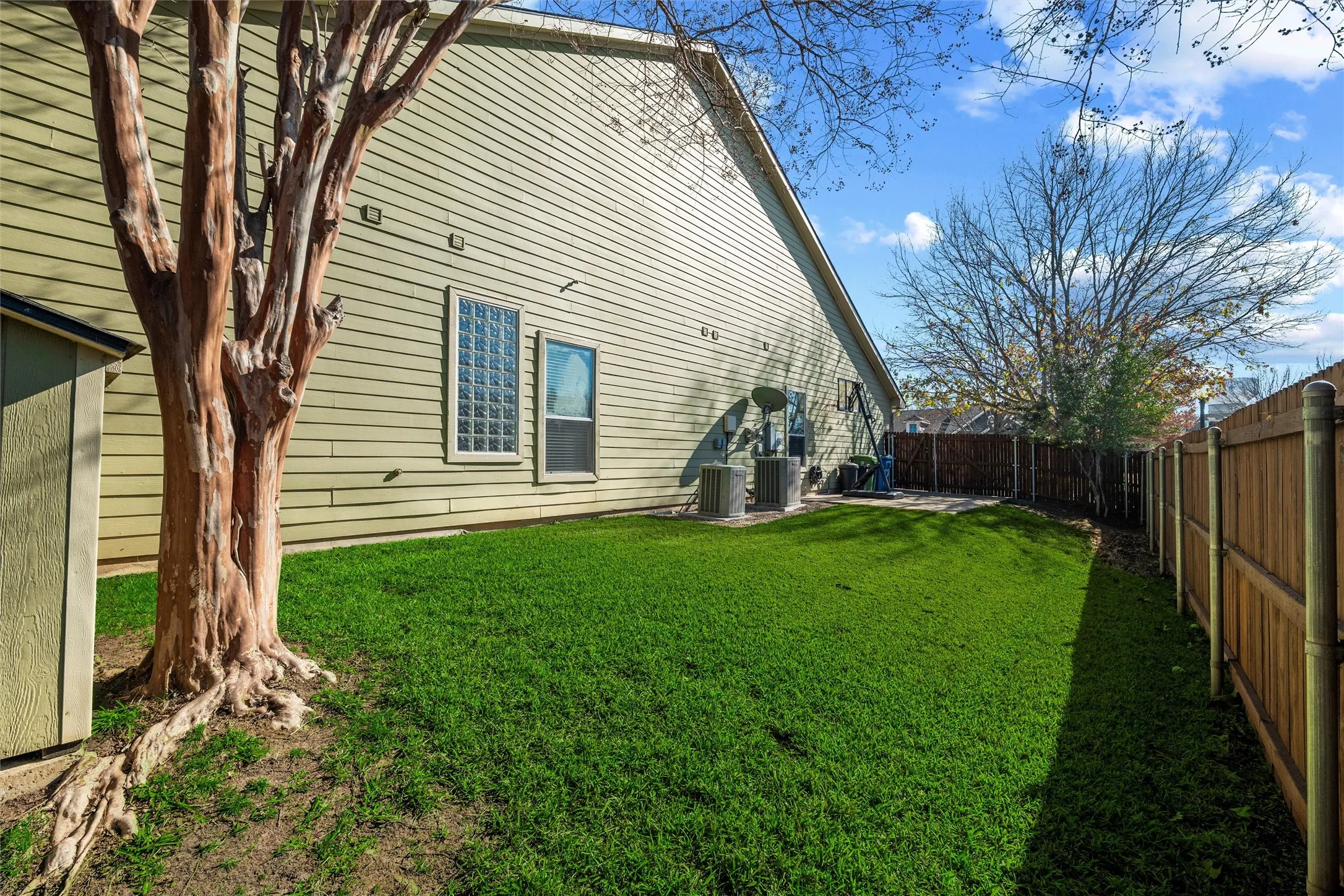 Single Family Residence For Sale in Tarrant County , 124 Myrtle Creek, Grapevine, Texas 76051, 3 Bedroom, 3 Bathroom, 2 Garage spaces, 3,047 Sqft, built in 2002, mls#21375989, Real Estate Agent in Grapevine, Homes For Sale in Tarrant county, Homes For Sale in Grapevine, Realtor in Grapevine Texas, Real Estate Brokerage Independent Realty Texas, Luminita Cordes Realtor