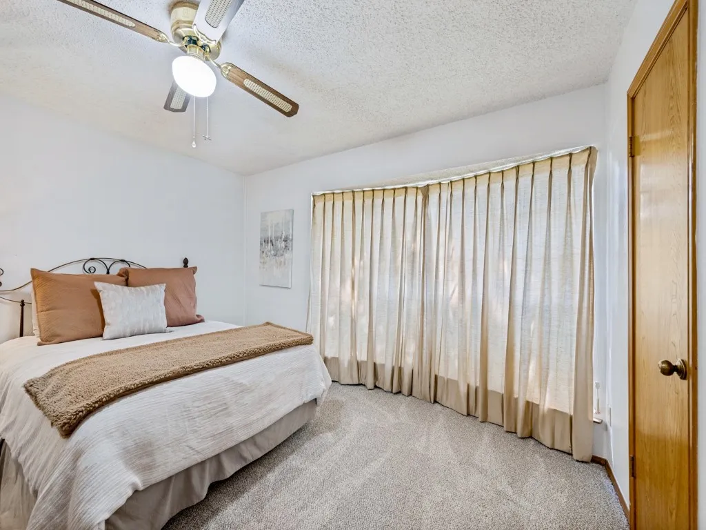 Single Family Residence For Sale in Tarrant County , 2728 Meadow Green, Bedford, Texas 76021, 4 Bedroom, 2 Bathroom, 2 Garage spaces, 1,754 Sqft, built in 1979, mls#21374977, Real Estate Agent in Bedford, Homes For Sale in Tarrant county, Homes For Sale in Bedford, Realtor in Bedford Texas, Real Estate Brokerage Independent Realty Texas, Luminita Cordes Realtor
