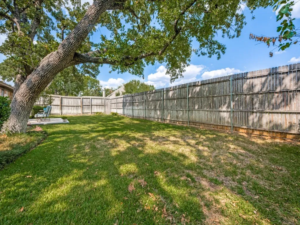 Single Family Residence For Sale in Tarrant County , 2728 Meadow Green, Bedford, Texas 76021, 4 Bedroom, 2 Bathroom, 2 Garage spaces, 1,754 Sqft, built in 1979, mls#21374977, Real Estate Agent in Bedford, Homes For Sale in Tarrant county, Homes For Sale in Bedford, Realtor in Bedford Texas, Real Estate Brokerage Independent Realty Texas, Luminita Cordes Realtor