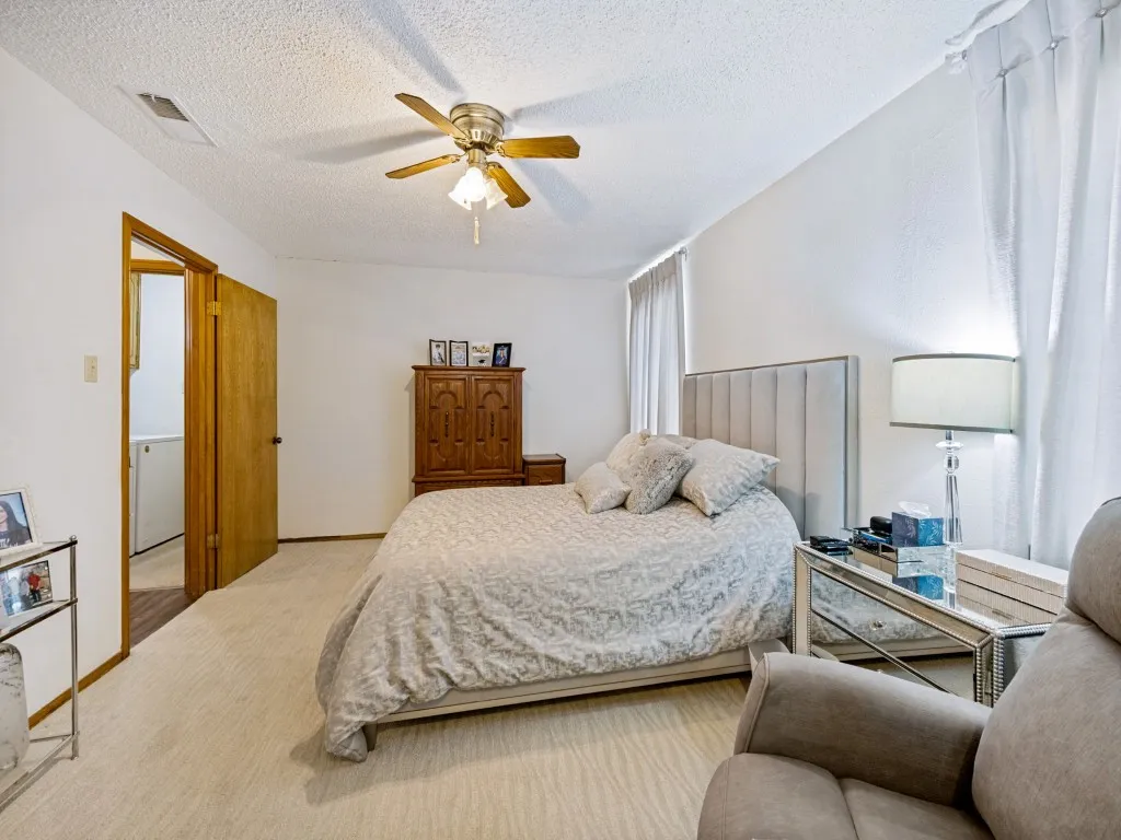 Single Family Residence For Sale in Tarrant County , 2728 Meadow Green, Bedford, Texas 76021, 4 Bedroom, 2 Bathroom, 2 Garage spaces, 1,754 Sqft, built in 1979, mls#21374977, Real Estate Agent in Bedford, Homes For Sale in Tarrant county, Homes For Sale in Bedford, Realtor in Bedford Texas, Real Estate Brokerage Independent Realty Texas, Luminita Cordes Realtor