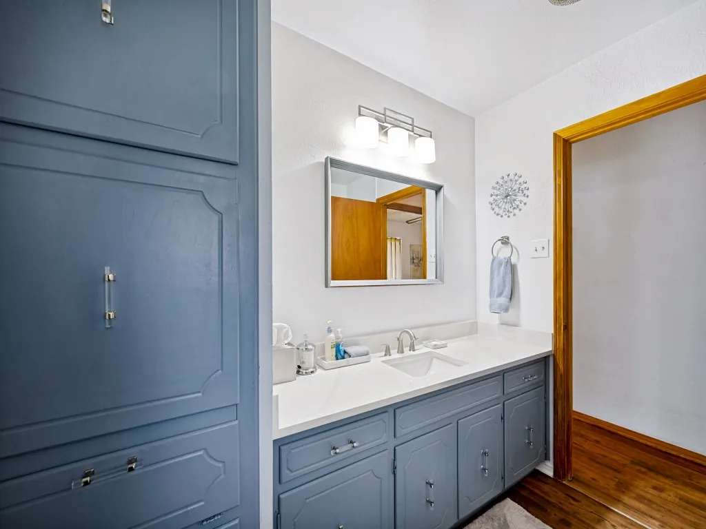 Single Family Residence For Sale in Tarrant County , 2728 Meadow Green, Bedford, Texas 76021, 4 Bedroom, 2 Bathroom, 2 Garage spaces, 1,754 Sqft, built in 1979, mls#21374977, Real Estate Agent in Bedford, Homes For Sale in Tarrant county, Homes For Sale in Bedford, Realtor in Bedford Texas, Real Estate Brokerage Independent Realty Texas, Luminita Cordes Realtor