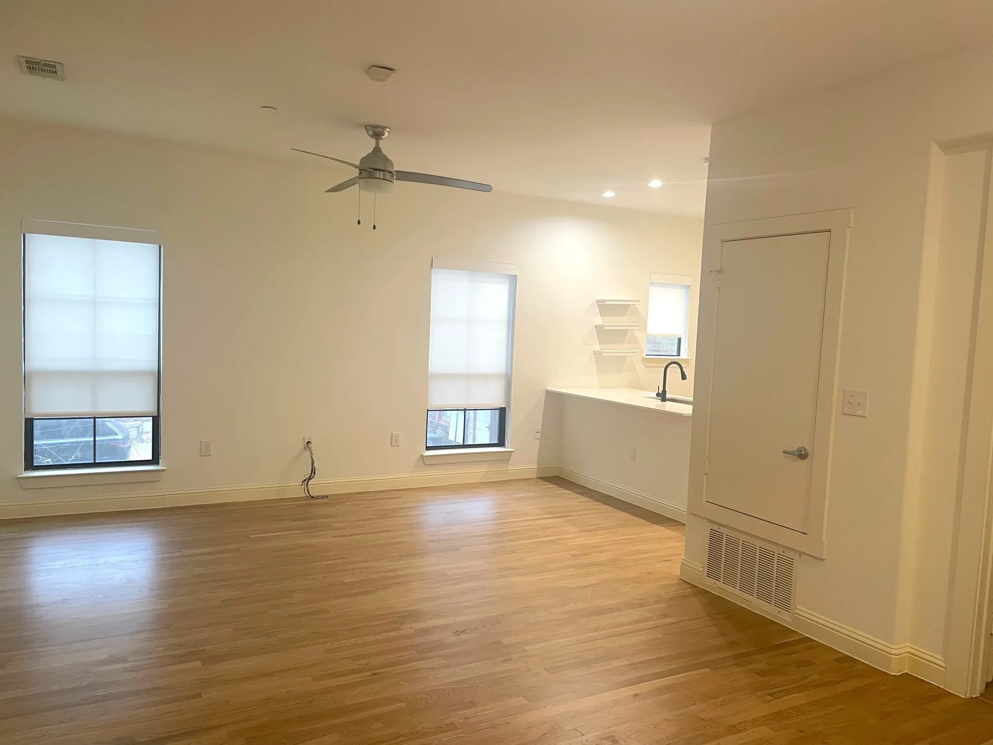 Condominium For Rent in Dallas County , 6159 Oram Street 104, Dallas, Texas 75214, 2 Bedroom, 2 Bathroom, 2 Garage spaces, 1,023 Sqft, built in 2007, mls#21374213, Real Estate Agent in Dallas, Homes For Rent in Dallas county, Homes For Rent in Dallas, Realtor in Dallas Texas, Real Estate Brokerage Independent Realty Texas, Luminita Cordes Realtor