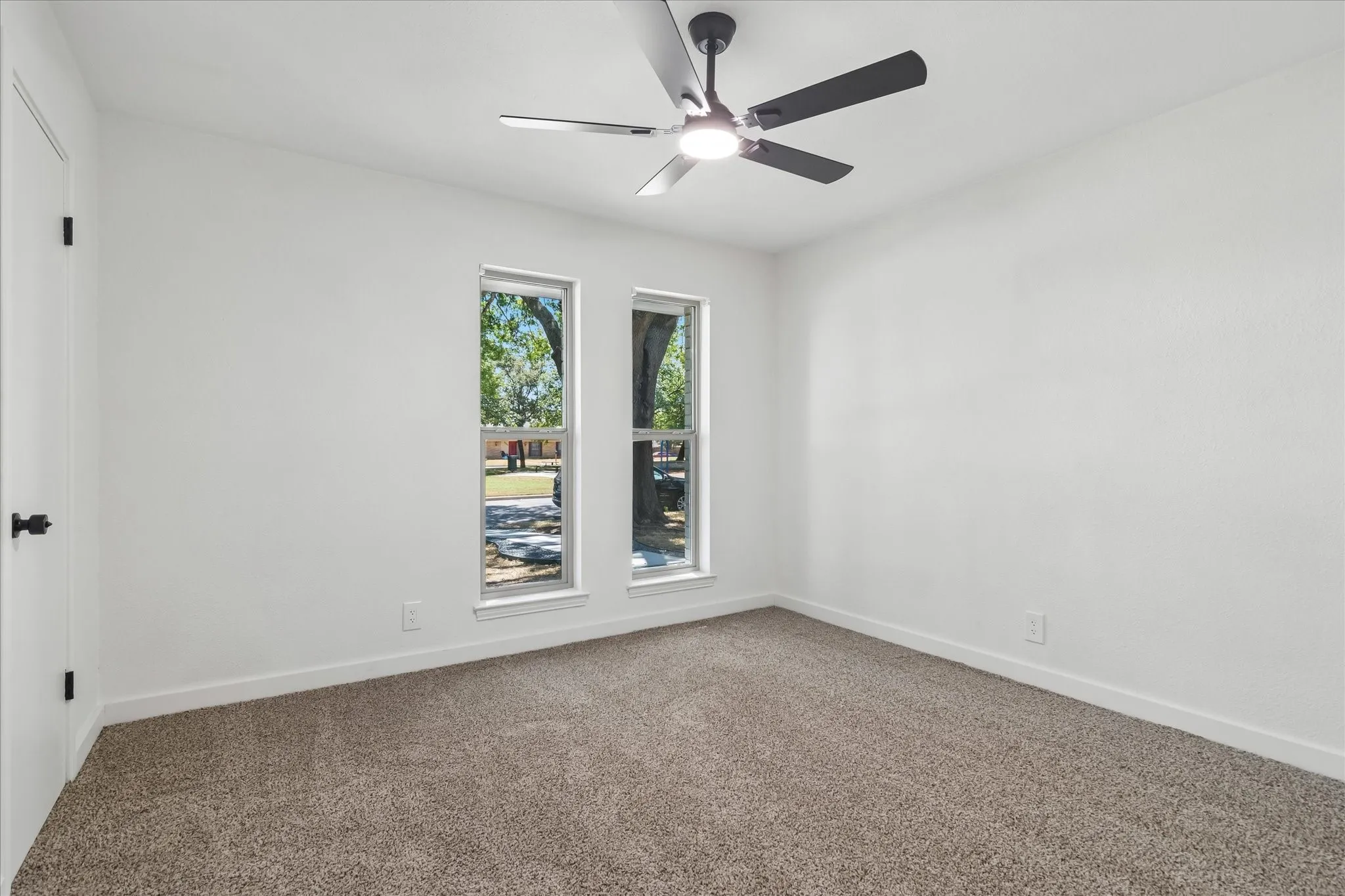Single Family Residence For Sale in Collin County , 903 Emerson Drive, Allen, Texas 75002, 4 Bedroom, 3 Bathroom, Garage spaces, 2,200 Sqft, built in 1975, mls#21361526, Real Estate Agent in Allen, Homes For Sale in Collin county, Homes For Sale in Allen, Realtor in Allen Texas, Real Estate Brokerage Independent Realty Texas, Luminita Cordes Realtor