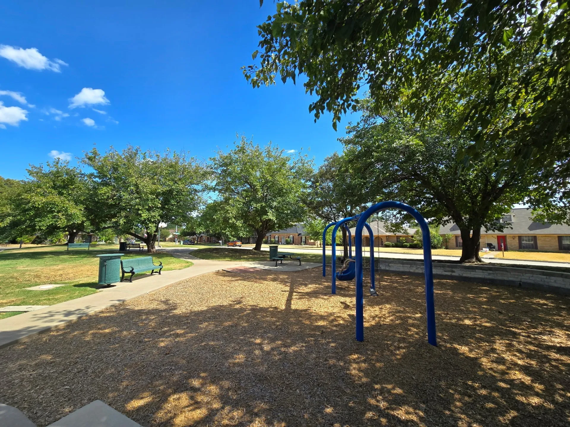 Single Family Residence For Sale in Collin County , 903 Emerson Drive, Allen, Texas 75002, 4 Bedroom, 3 Bathroom, Garage spaces, 2,200 Sqft, built in 1975, mls#21361526, Real Estate Agent in Allen, Homes For Sale in Collin county, Homes For Sale in Allen, Realtor in Allen Texas, Real Estate Brokerage Independent Realty Texas, Luminita Cordes Realtor
