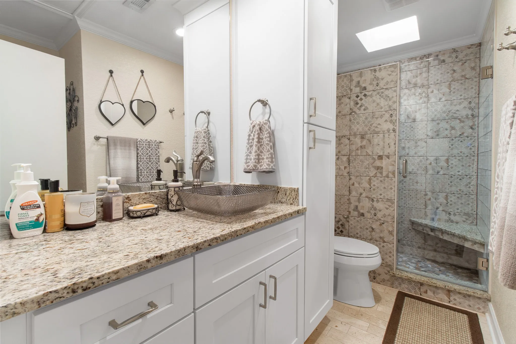 Single Family Residence For Rent in Tarrant County , 905 Crowley Road, Arlington, Texas 76012, 3 Bedroom, 4 Bathroom, 2 Garage spaces, 2,794 Sqft, built in 1974, mls#21376314, Real Estate Agent in Arlington, Homes For Rent in Tarrant county, Homes For Rent in Arlington, Realtor in Arlington Texas, Real Estate Brokerage Independent Realty Texas, Luminita Cordes Realtor