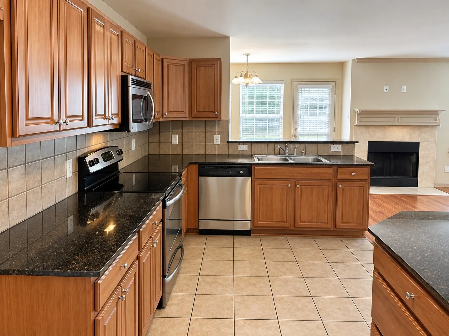 Townhouse For Rent in Tarrant County , 3933 Fernando Drive, Fort Worth, Texas 76040, 3 Bedroom, 3 Bathroom, 1 Garage spaces, 1,567 Sqft, built in 2008, mls#21376330, Real Estate Agent in Fort Worth, Homes For Rent in Tarrant county, Homes For Rent in Fort Worth, Realtor in Fort Worth Texas, Real Estate Brokerage Independent Realty Texas, Luminita Cordes Realtor