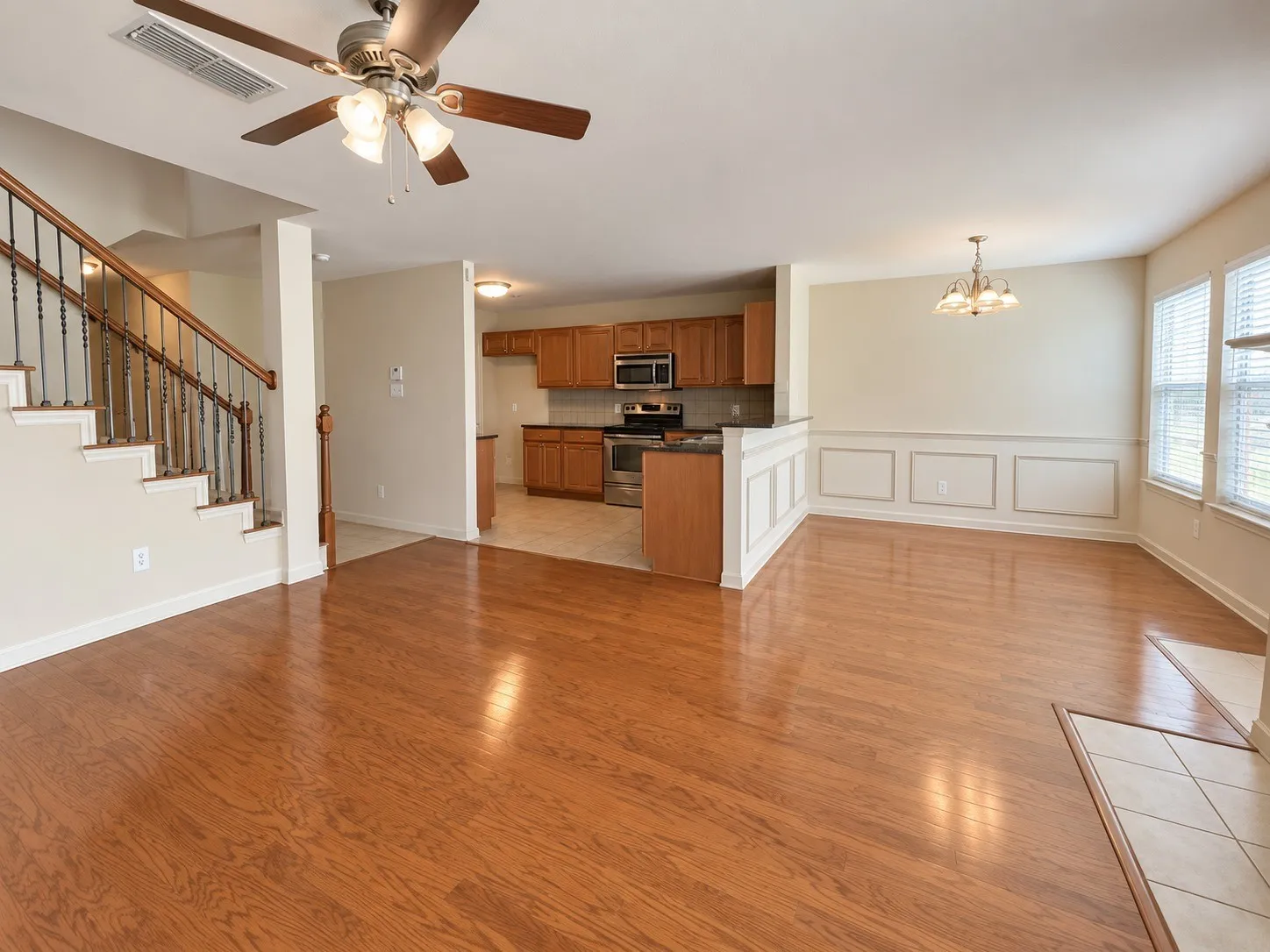 Townhouse For Rent in Tarrant County , 3933 Fernando Drive, Fort Worth, Texas 76040, 3 Bedroom, 3 Bathroom, 1 Garage spaces, 1,567 Sqft, built in 2008, mls#21376330, Real Estate Agent in Fort Worth, Homes For Rent in Tarrant county, Homes For Rent in Fort Worth, Realtor in Fort Worth Texas, Real Estate Brokerage Independent Realty Texas, Luminita Cordes Realtor