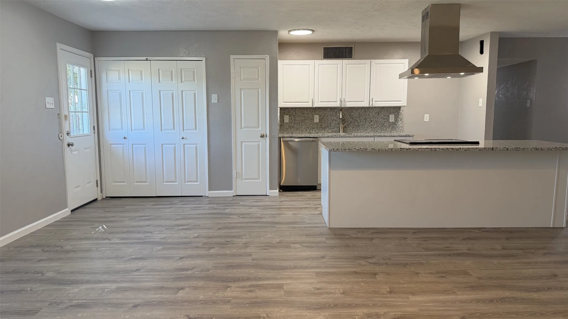 Single Family Residence For Rent in Denton County , 5224 Marks Circle, The Colony, Texas 75056, 3 Bedroom, 2 Bathroom, 2 Garage spaces, 1,379 Sqft, built in 1974, mls#21376310, Real Estate Agent in The Colony, Homes For Rent in Denton county, Homes For Rent in The Colony, Realtor in The Colony Texas, Real Estate Brokerage Independent Realty Texas, Luminita Cordes Realtor