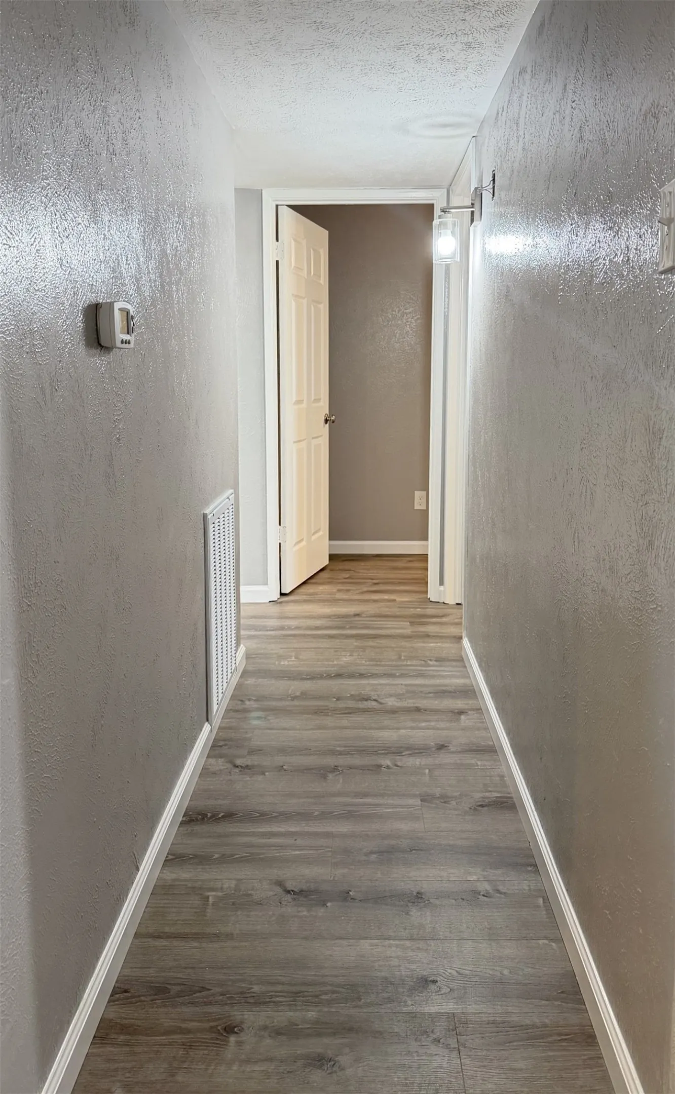 Single Family Residence For Rent in Denton County , 5224 Marks Circle, The Colony, Texas 75056, 3 Bedroom, 2 Bathroom, 2 Garage spaces, 1,379 Sqft, built in 1974, mls#21376310, Real Estate Agent in The Colony, Homes For Rent in Denton county, Homes For Rent in The Colony, Realtor in The Colony Texas, Real Estate Brokerage Independent Realty Texas, Luminita Cordes Realtor