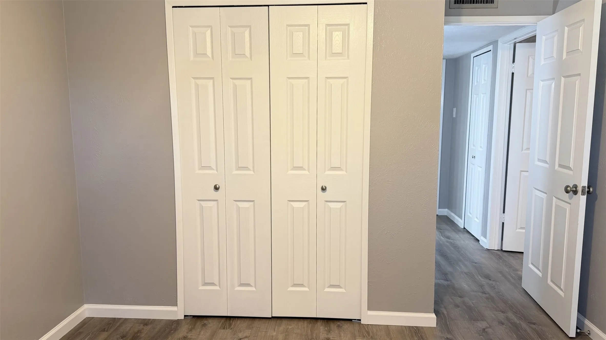 Single Family Residence For Rent in Denton County , 5224 Marks Circle, The Colony, Texas 75056, 3 Bedroom, 2 Bathroom, 2 Garage spaces, 1,379 Sqft, built in 1974, mls#21376310, Real Estate Agent in The Colony, Homes For Rent in Denton county, Homes For Rent in The Colony, Realtor in The Colony Texas, Real Estate Brokerage Independent Realty Texas, Luminita Cordes Realtor