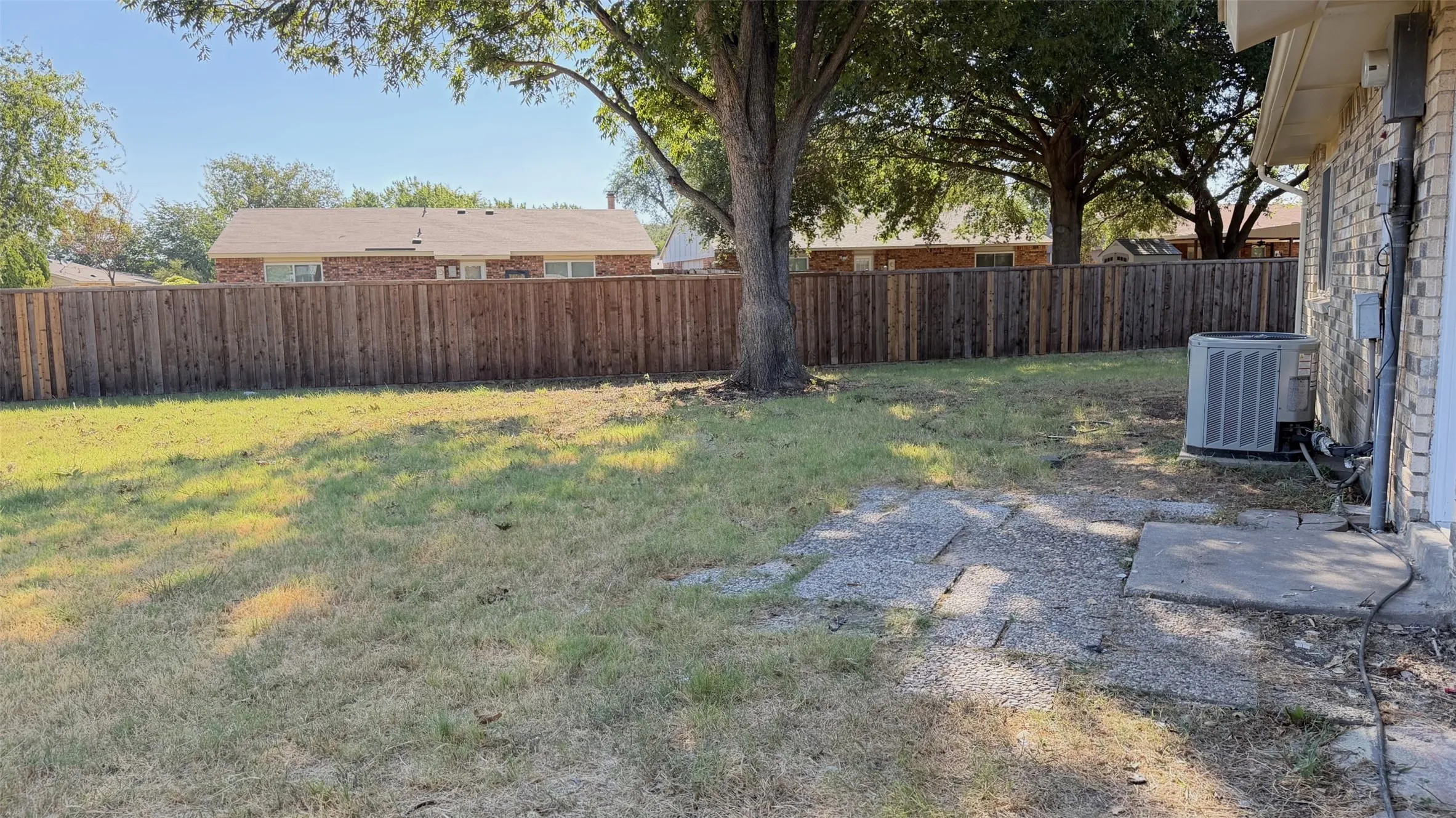Single Family Residence For Rent in Denton County , 5224 Marks Circle, The Colony, Texas 75056, 3 Bedroom, 2 Bathroom, 2 Garage spaces, 1,379 Sqft, built in 1974, mls#21376310, Real Estate Agent in The Colony, Homes For Rent in Denton county, Homes For Rent in The Colony, Realtor in The Colony Texas, Real Estate Brokerage Independent Realty Texas, Luminita Cordes Realtor