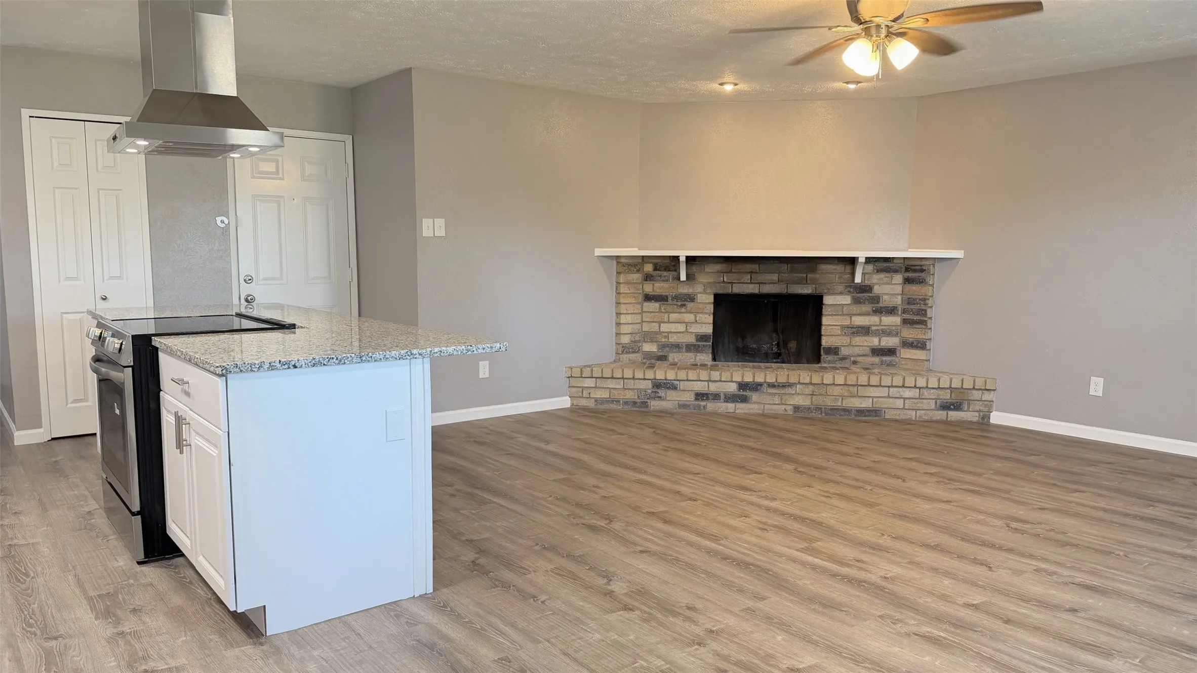 Single Family Residence For Rent in Denton County , 5224 Marks Circle, The Colony, Texas 75056, 3 Bedroom, 2 Bathroom, 2 Garage spaces, 1,379 Sqft, built in 1974, mls#21376310, Real Estate Agent in The Colony, Homes For Rent in Denton county, Homes For Rent in The Colony, Realtor in The Colony Texas, Real Estate Brokerage Independent Realty Texas, Luminita Cordes Realtor