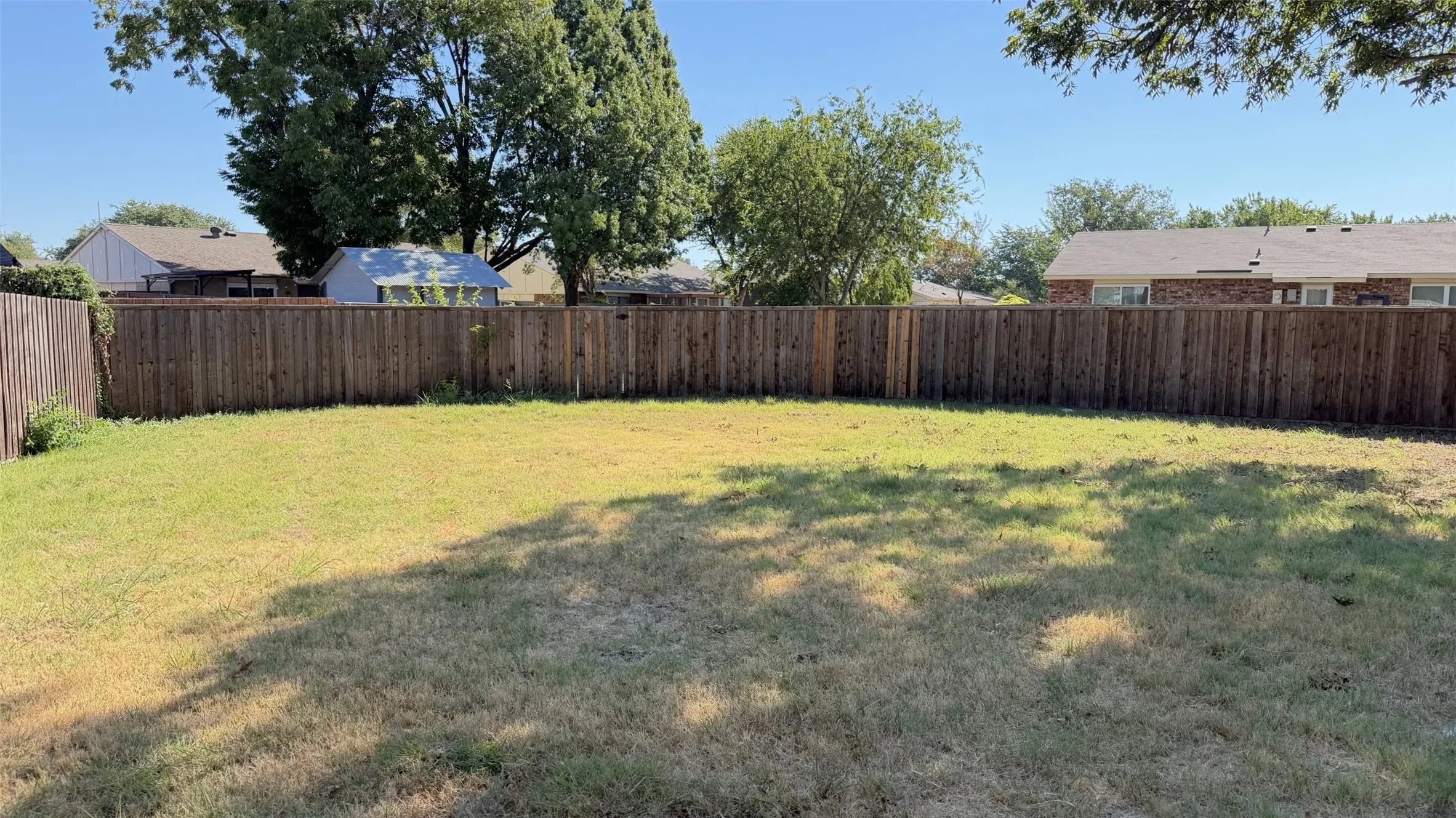 Single Family Residence For Rent in Denton County , 5224 Marks Circle, The Colony, Texas 75056, 3 Bedroom, 2 Bathroom, 2 Garage spaces, 1,379 Sqft, built in 1974, mls#21376310, Real Estate Agent in The Colony, Homes For Rent in Denton county, Homes For Rent in The Colony, Realtor in The Colony Texas, Real Estate Brokerage Independent Realty Texas, Luminita Cordes Realtor