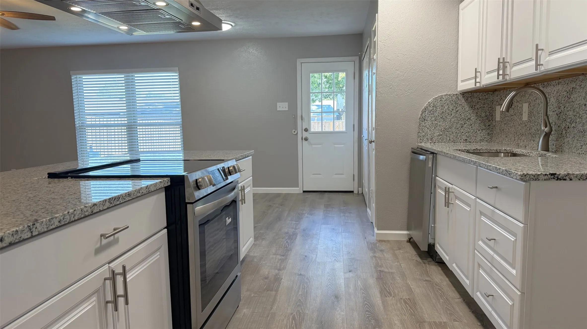 Single Family Residence For Rent in Denton County , 5224 Marks Circle, The Colony, Texas 75056, 3 Bedroom, 2 Bathroom, 2 Garage spaces, 1,379 Sqft, built in 1974, mls#21376310, Real Estate Agent in The Colony, Homes For Rent in Denton county, Homes For Rent in The Colony, Realtor in The Colony Texas, Real Estate Brokerage Independent Realty Texas, Luminita Cordes Realtor