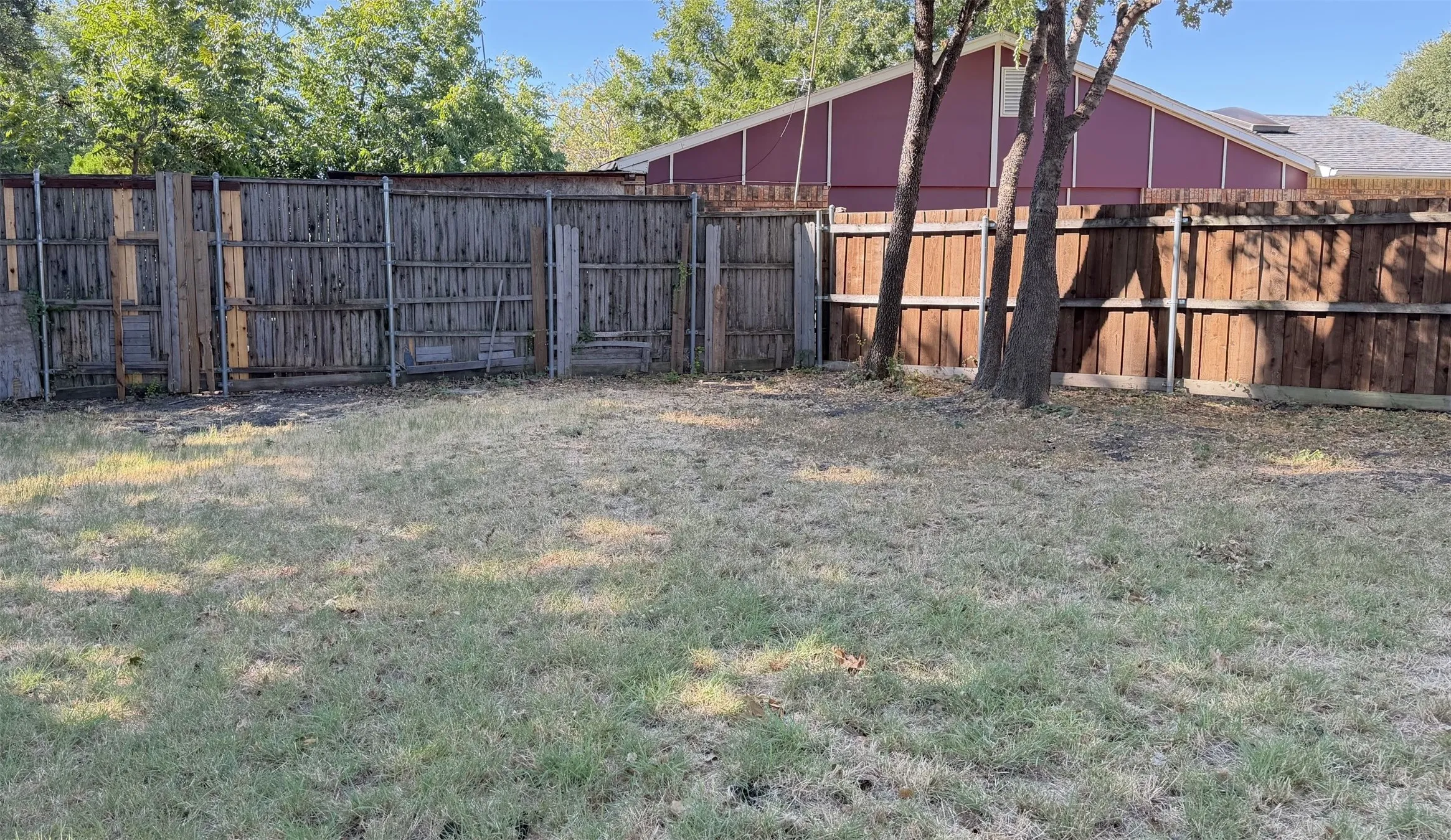 Single Family Residence For Rent in Denton County , 5224 Marks Circle, The Colony, Texas 75056, 3 Bedroom, 2 Bathroom, 2 Garage spaces, 1,379 Sqft, built in 1974, mls#21376310, Real Estate Agent in The Colony, Homes For Rent in Denton county, Homes For Rent in The Colony, Realtor in The Colony Texas, Real Estate Brokerage Independent Realty Texas, Luminita Cordes Realtor