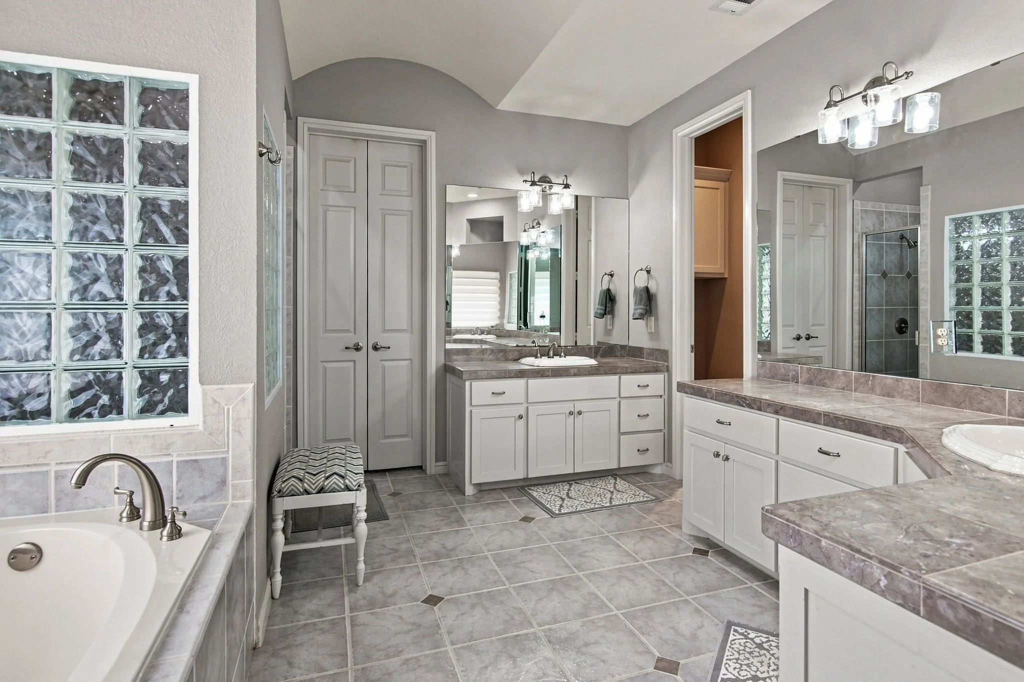Single Family Residence For Sale in Tarrant County , 1836 Willow Springs Court, Haslet, Texas 76052, 4 Bedroom, 3 Bathroom, 3 Garage spaces, 3,539 Sqft, built in 2003, mls#21376243, Real Estate Agent in Haslet, Homes For Sale in Tarrant county, Homes For Sale in Haslet, Realtor in Haslet Texas, Real Estate Brokerage Independent Realty Texas, Luminita Cordes Realtor