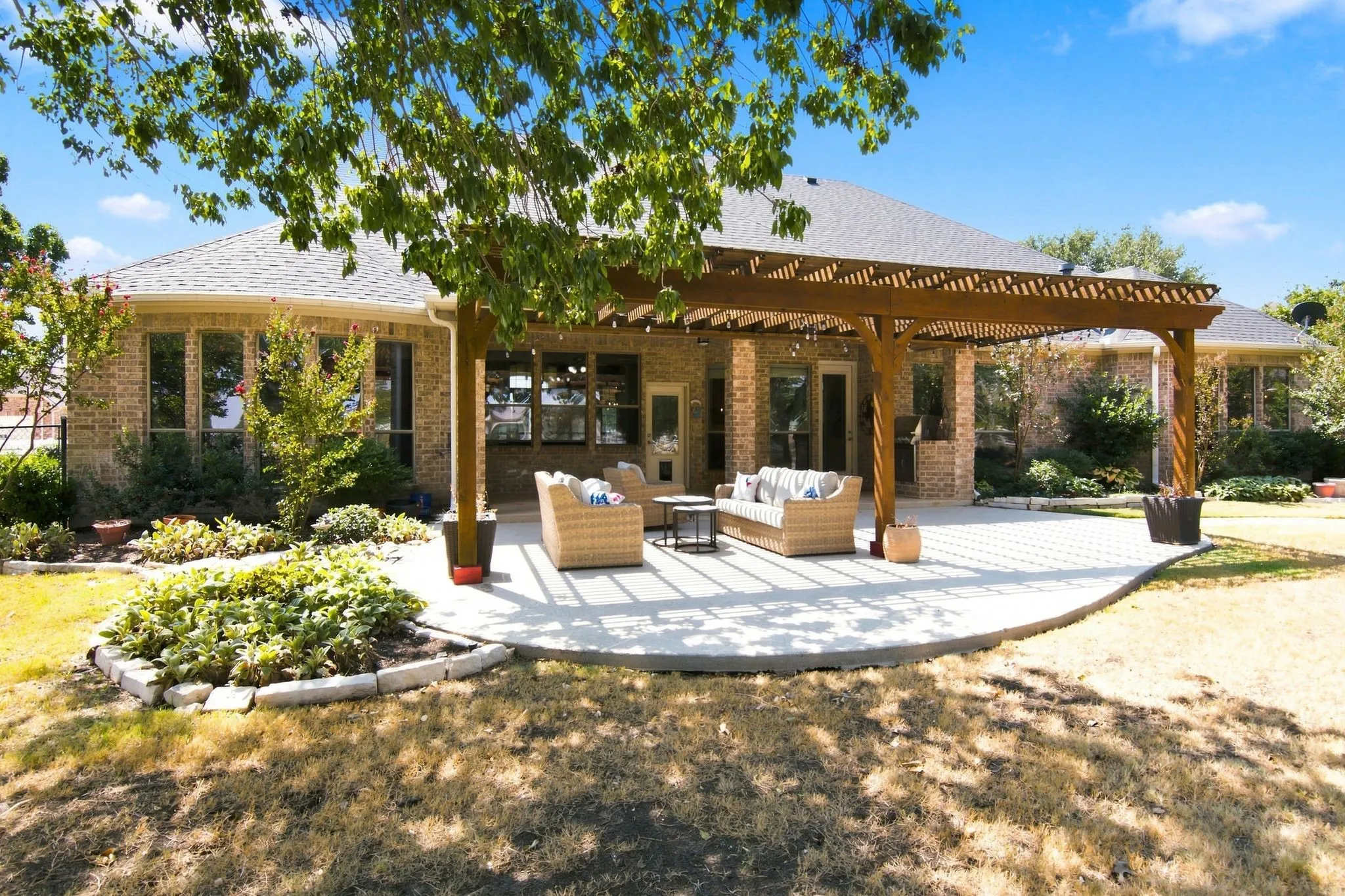 Single Family Residence For Sale in Tarrant County , 1836 Willow Springs Court, Haslet, Texas 76052, 4 Bedroom, 3 Bathroom, 3 Garage spaces, 3,539 Sqft, built in 2003, mls#21376243, Real Estate Agent in Haslet, Homes For Sale in Tarrant county, Homes For Sale in Haslet, Realtor in Haslet Texas, Real Estate Brokerage Independent Realty Texas, Luminita Cordes Realtor