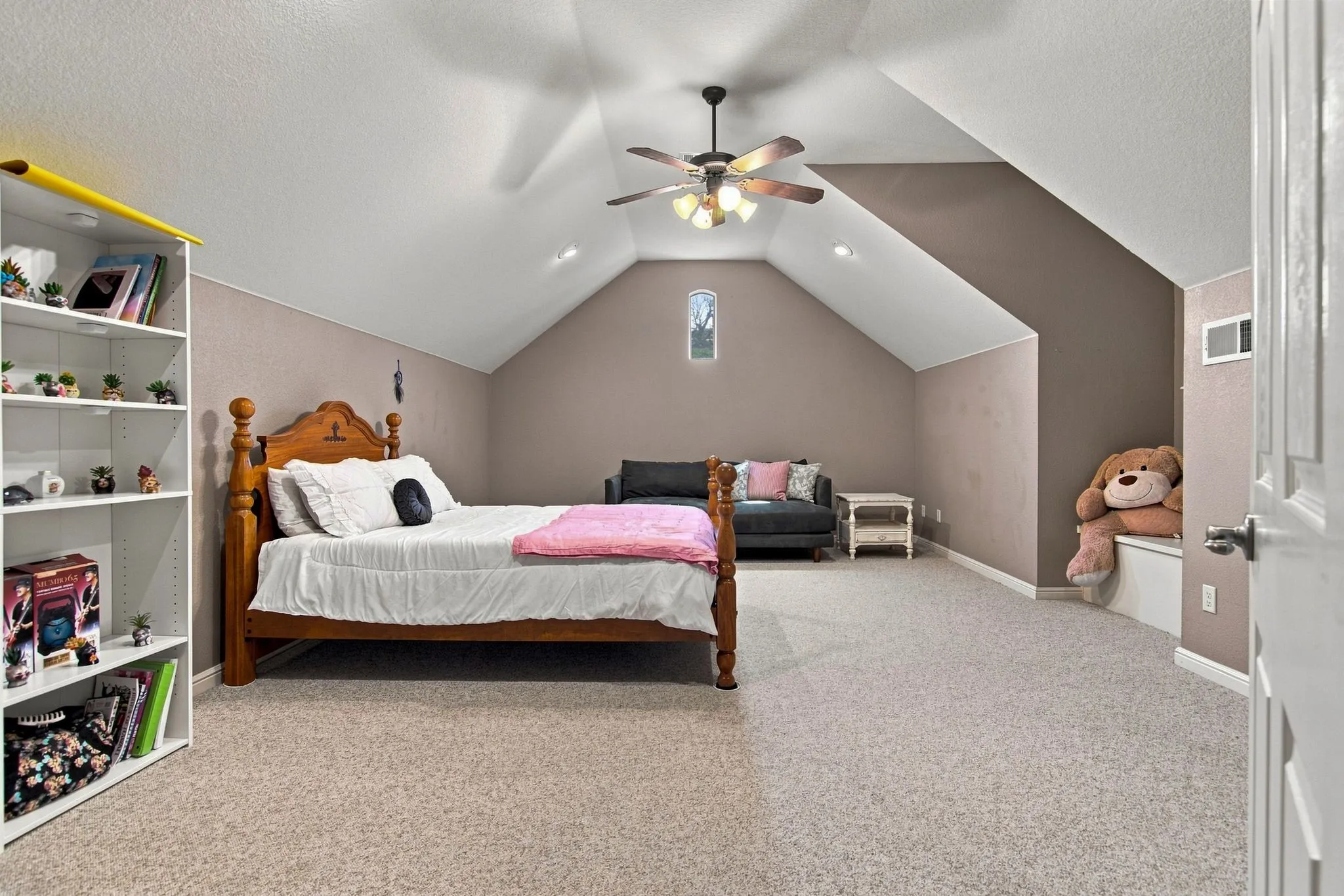 Single Family Residence For Sale in Tarrant County , 1836 Willow Springs Court, Haslet, Texas 76052, 4 Bedroom, 3 Bathroom, 3 Garage spaces, 3,539 Sqft, built in 2003, mls#21376243, Real Estate Agent in Haslet, Homes For Sale in Tarrant county, Homes For Sale in Haslet, Realtor in Haslet Texas, Real Estate Brokerage Independent Realty Texas, Luminita Cordes Realtor