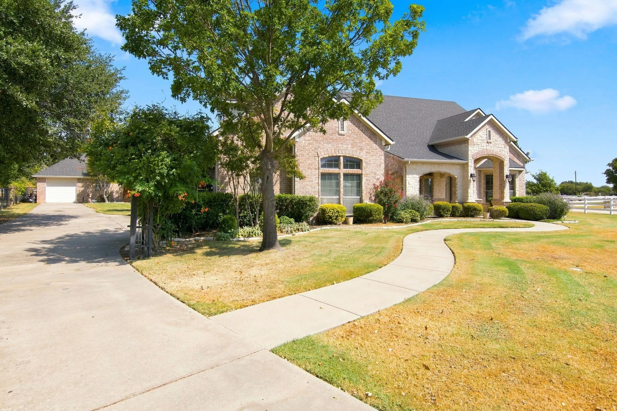 Single Family Residence For Sale in Tarrant County , 1836 Willow Springs Court, Haslet, Texas 76052, 4 Bedroom, 3 Bathroom, 3 Garage spaces, 3,539 Sqft, built in 2003, mls#21376243, Real Estate Agent in Haslet, Homes For Sale in Tarrant county, Homes For Sale in Haslet, Realtor in Haslet Texas, Real Estate Brokerage Independent Realty Texas, Luminita Cordes Realtor