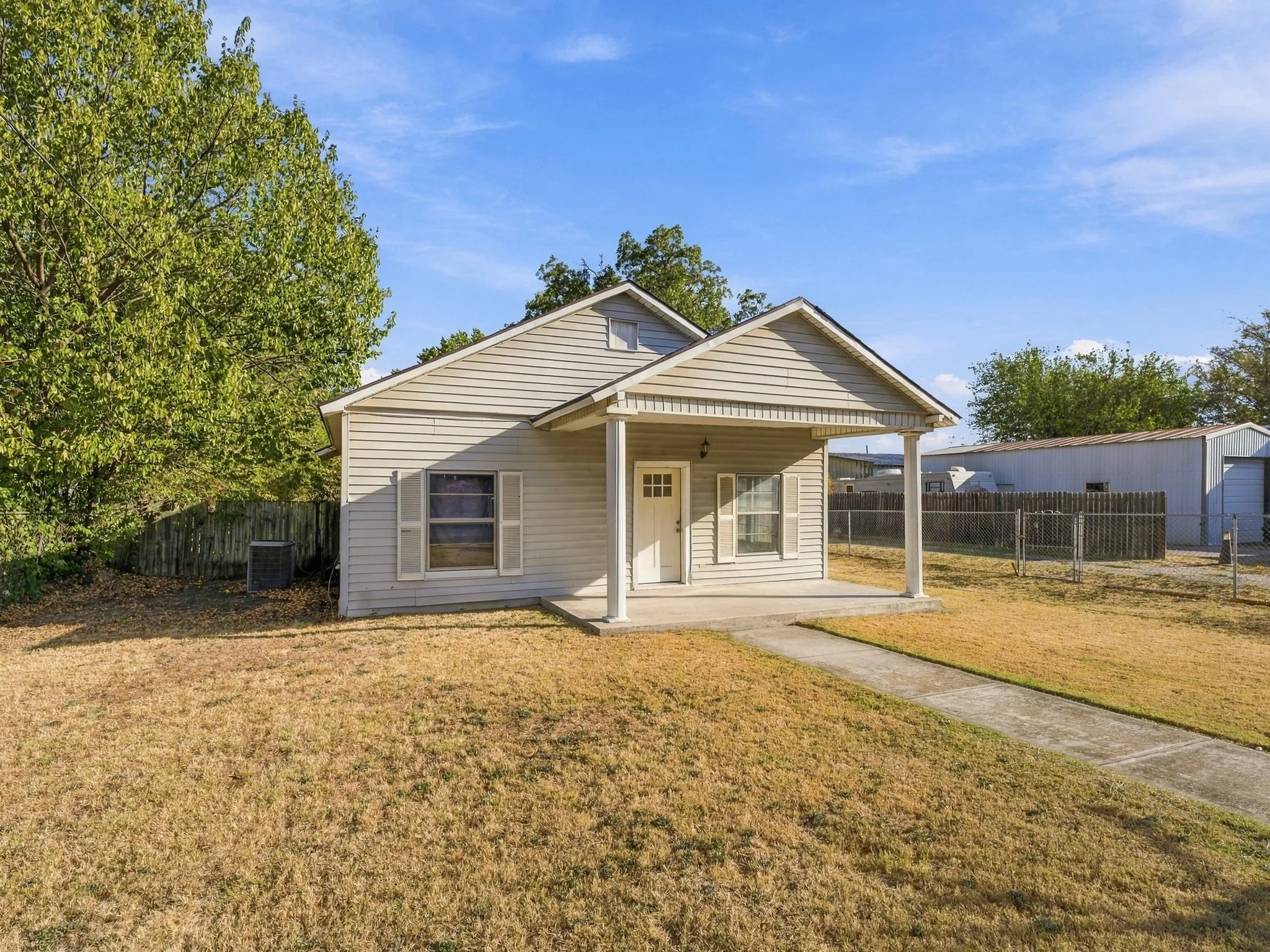 Office For Sale in Wise County , 503 E Main Street, Decatur, Texas 76234, 0, 0, Garage spaces, 0 Sqft, built in 1930, mls#21376334, Real Estate Agent in Decatur, Homes For Sale in Wise county, Homes For Sale in Decatur, Realtor in Decatur Texas, Real Estate Brokerage Independent Realty Texas, Luminita Cordes Realtor