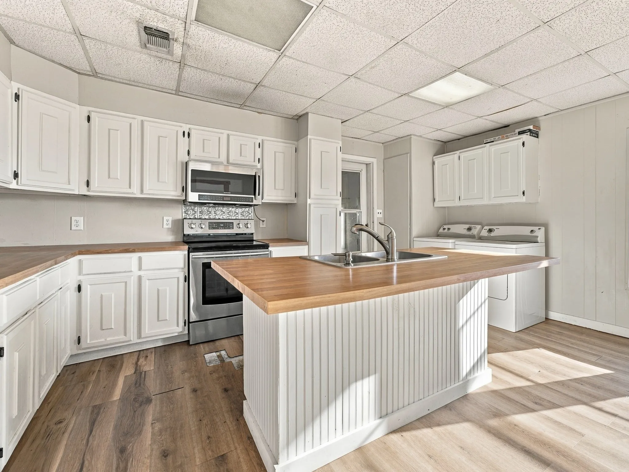 Office For Sale in Wise County , 503 E Main Street, Decatur, Texas 76234, 0, 0, Garage spaces, 0 Sqft, built in 1930, mls#21376334, Real Estate Agent in Decatur, Homes For Sale in Wise county, Homes For Sale in Decatur, Realtor in Decatur Texas, Real Estate Brokerage Independent Realty Texas, Luminita Cordes Realtor