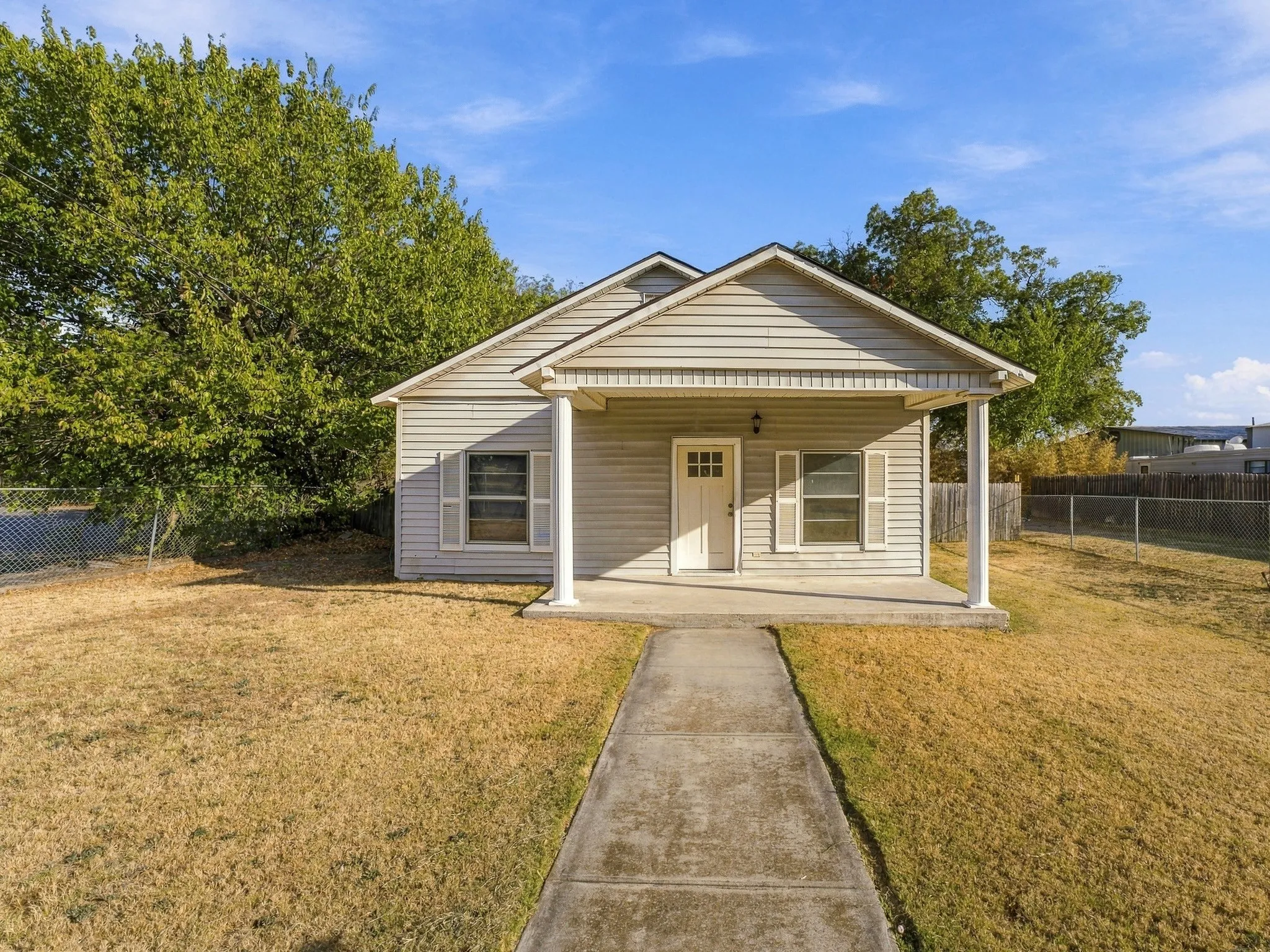 Office For Sale in Wise County , 503 E Main Street, Decatur, Texas 76234, 0, 0, Garage spaces, 0 Sqft, built in 1930, mls#21376334, Real Estate Agent in Decatur, Homes For Sale in Wise county, Homes For Sale in Decatur, Realtor in Decatur Texas, Real Estate Brokerage Independent Realty Texas, Luminita Cordes Realtor