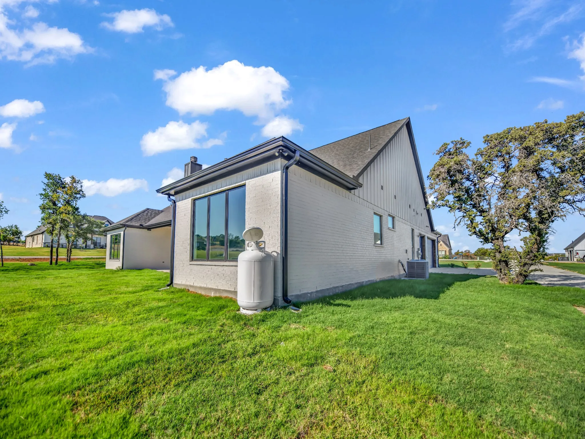 Single Family Residence For Sale in Parker County , 740 Burr Oak Lane, Weatherford, Texas 76085, 4 Bedroom, 3 Bathroom, 3 Garage spaces, 2,775 Sqft, built in 2026, mls#21376341, Real Estate Agent in Weatherford, Homes For Sale in Parker county, Homes For Sale in Weatherford, Realtor in Weatherford Texas, Real Estate Brokerage Independent Realty Texas, Luminita Cordes Realtor