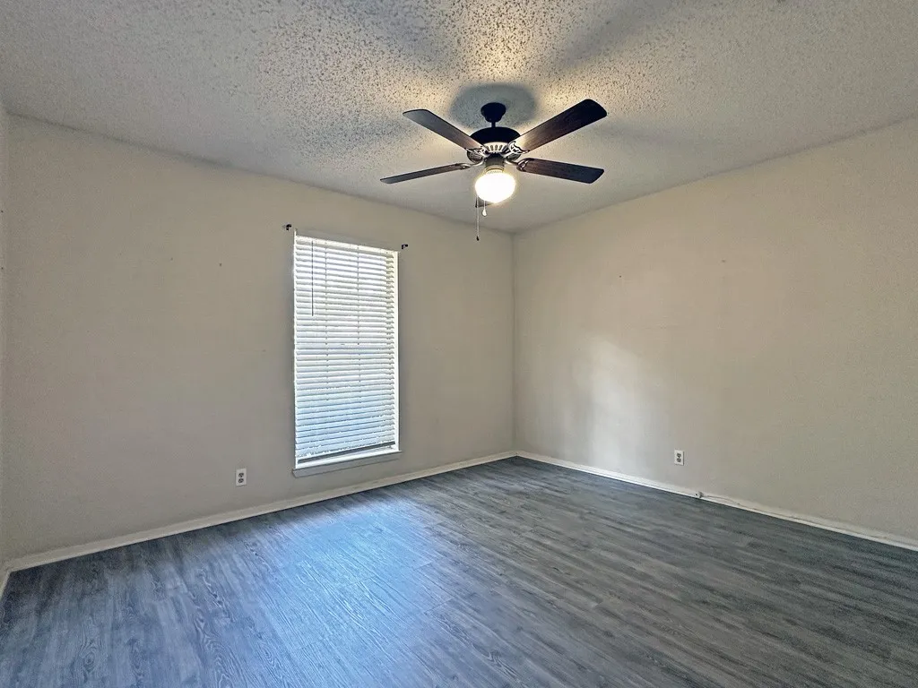 Single Family Residence For Sale in Henderson County , 806 Humphrey Street, Athens, Texas 75751, 3 Bedroom, 2 Bathroom, 2 Garage spaces, 1,609 Sqft, built in 1972, mls#21376342, Real Estate Agent in Athens, Homes For Sale in Henderson county, Homes For Sale in Athens, Realtor in Athens Texas, Real Estate Brokerage Independent Realty Texas, Luminita Cordes Realtor