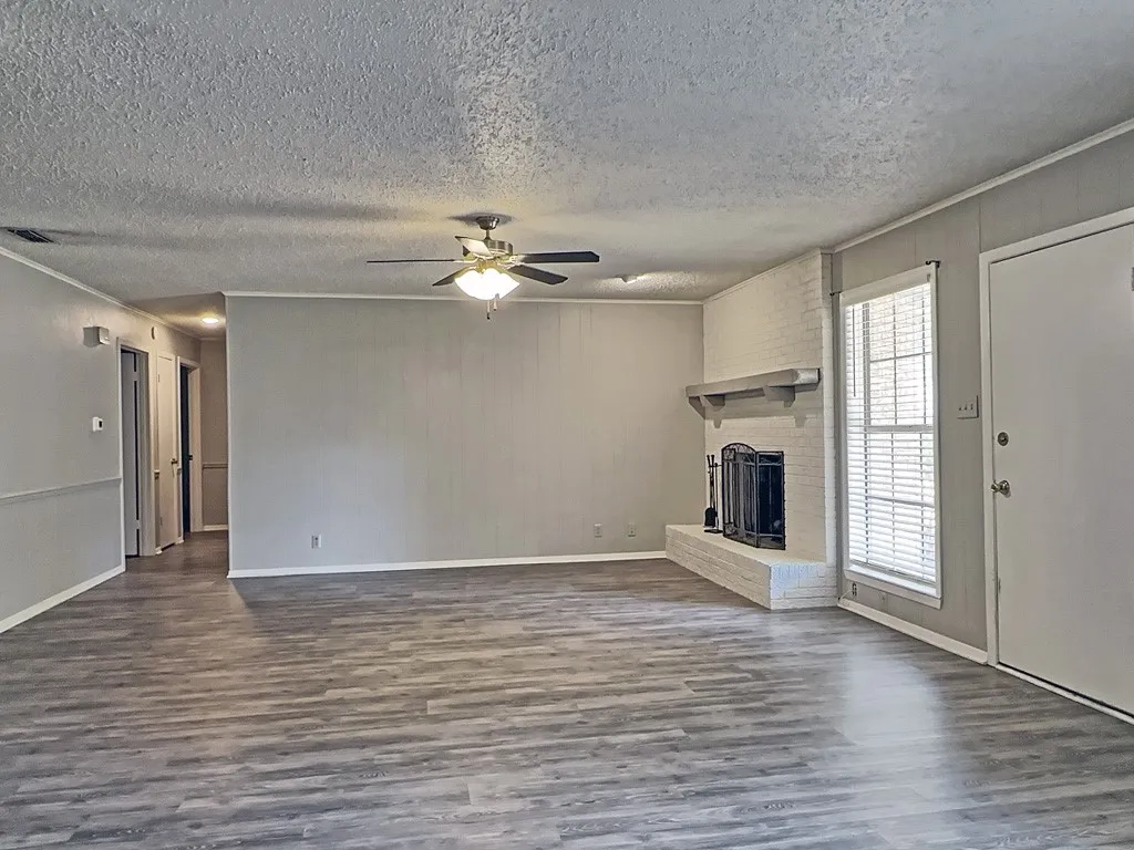 Single Family Residence For Sale in Henderson County , 806 Humphrey Street, Athens, Texas 75751, 3 Bedroom, 2 Bathroom, 2 Garage spaces, 1,609 Sqft, built in 1972, mls#21376342, Real Estate Agent in Athens, Homes For Sale in Henderson county, Homes For Sale in Athens, Realtor in Athens Texas, Real Estate Brokerage Independent Realty Texas, Luminita Cordes Realtor