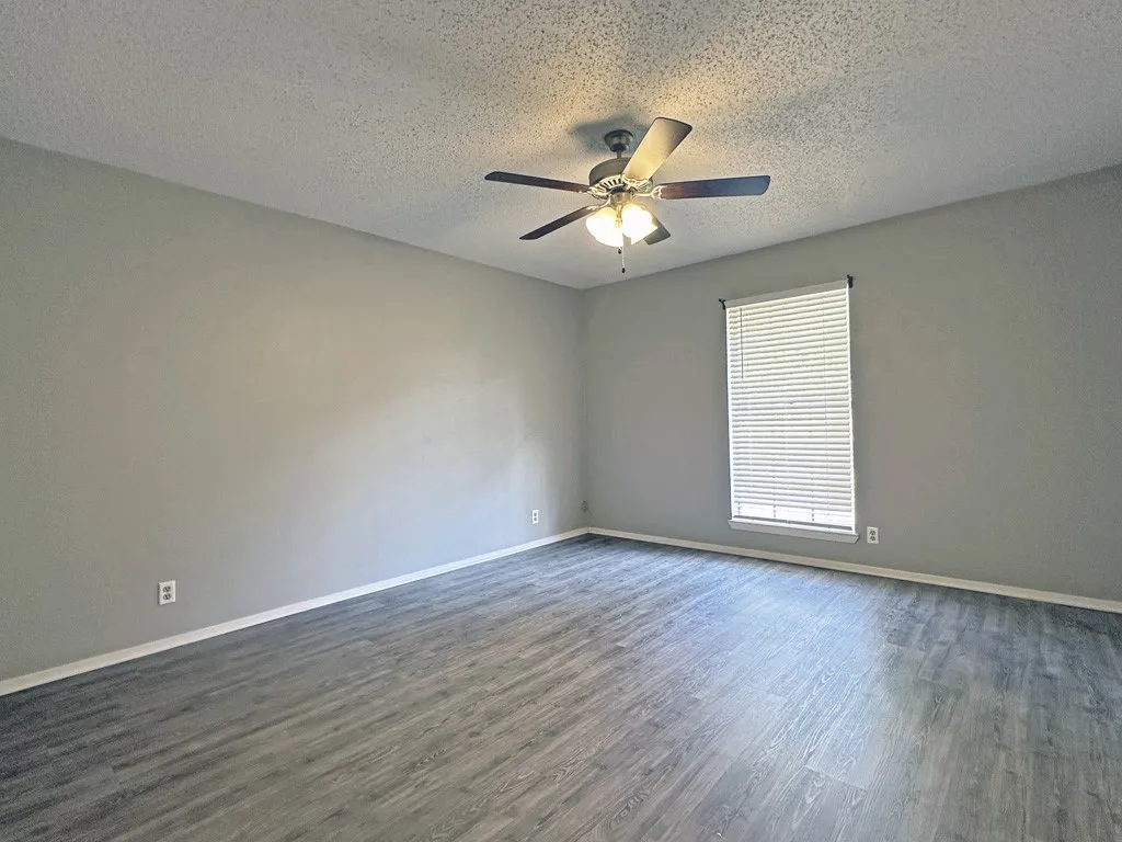 Single Family Residence For Sale in Henderson County , 806 Humphrey Street, Athens, Texas 75751, 3 Bedroom, 2 Bathroom, 2 Garage spaces, 1,609 Sqft, built in 1972, mls#21376342, Real Estate Agent in Athens, Homes For Sale in Henderson county, Homes For Sale in Athens, Realtor in Athens Texas, Real Estate Brokerage Independent Realty Texas, Luminita Cordes Realtor