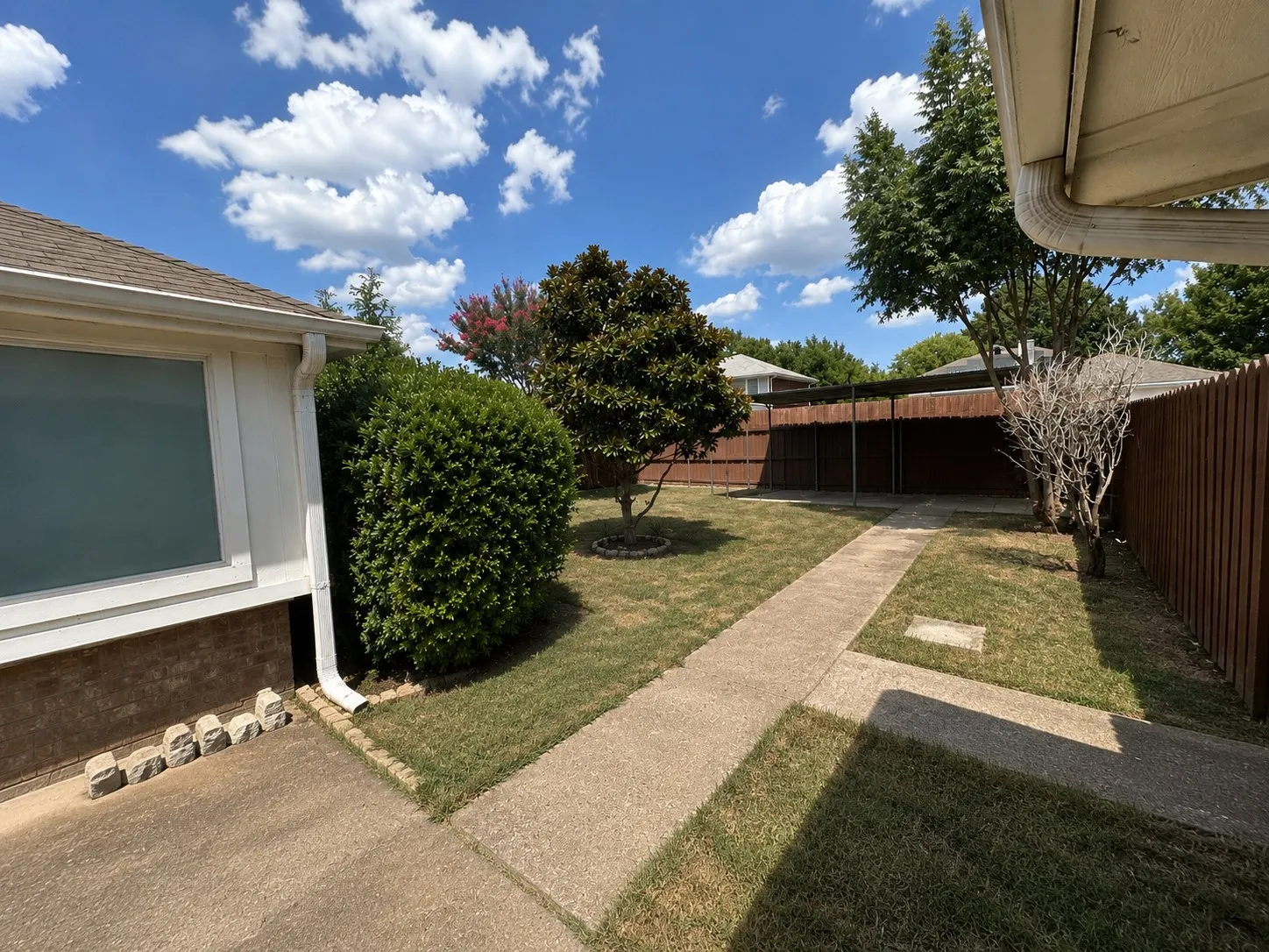 Single Family Residence For Rent in Collin County , 827 Cornell Lane, Allen, Texas 75002, 3 Bedroom, 2 Bathroom, 2 Garage spaces, 1,648 Sqft, built in 1993, mls#21376343, Real Estate Agent in Allen, Homes For Rent in Collin county, Homes For Rent in Allen, Realtor in Allen Texas, Real Estate Brokerage Independent Realty Texas, Luminita Cordes Realtor
