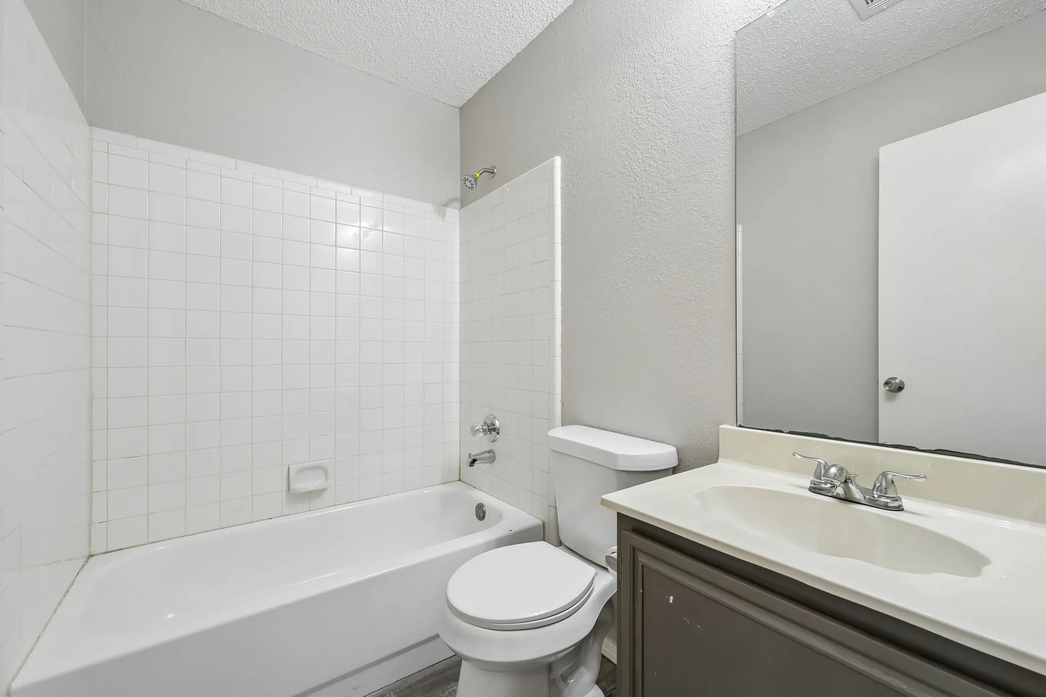 Single Family Residence For Sale in Dallas County , 12627 Ridgeside Drive, Balch Springs, Texas 75180, 3 Bedroom, 3 Bathroom, 2 Garage spaces, 1,446 Sqft, built in 1993, mls#21376346, Real Estate Agent in Balch Springs, Homes For Sale in Dallas county, Homes For Sale in Balch Springs, Realtor in Balch Springs Texas, Real Estate Brokerage Independent Realty Texas, Luminita Cordes Realtor