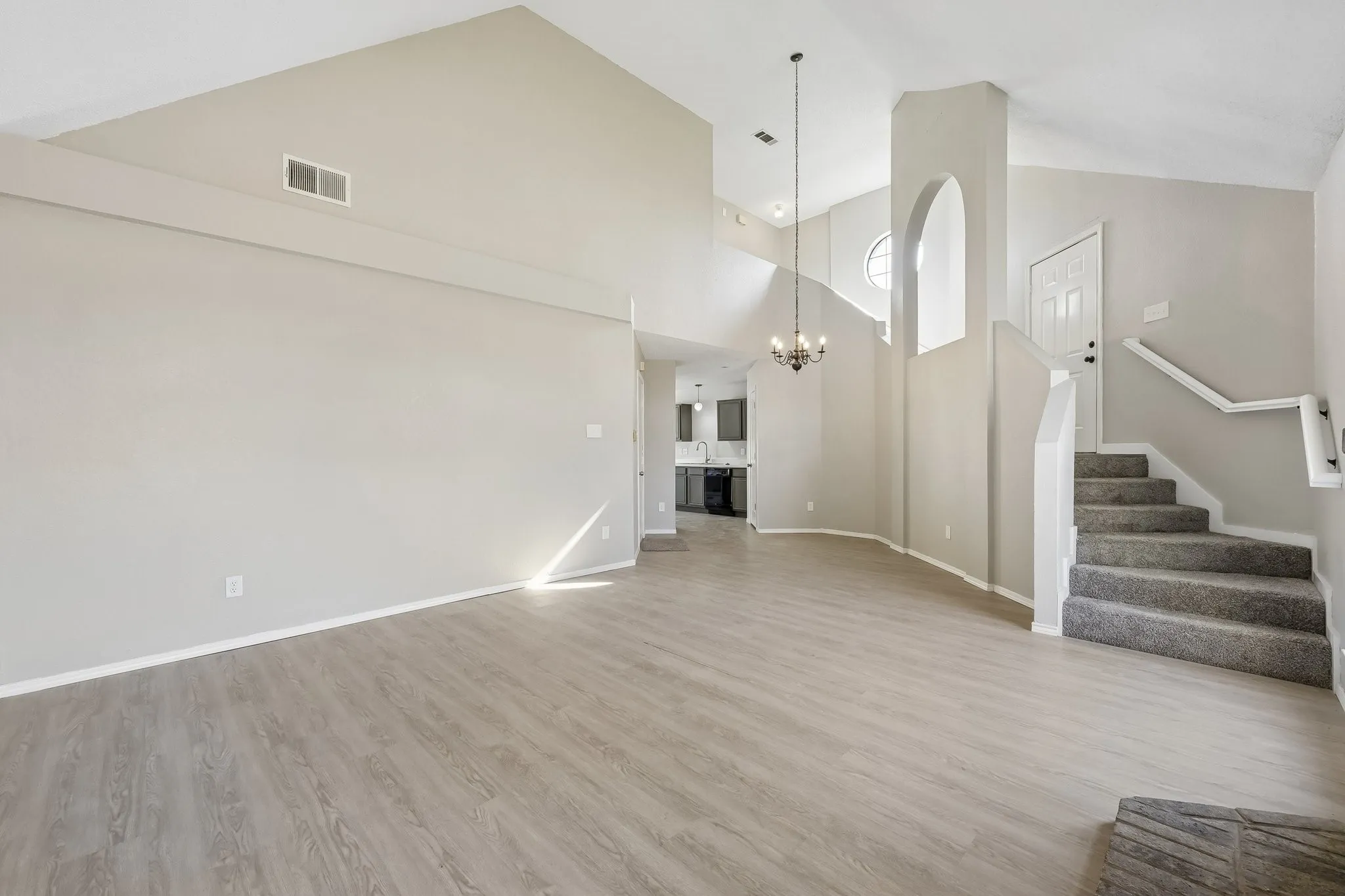 Single Family Residence For Sale in Dallas County , 12627 Ridgeside Drive, Balch Springs, Texas 75180, 3 Bedroom, 3 Bathroom, 2 Garage spaces, 1,446 Sqft, built in 1993, mls#21376346, Real Estate Agent in Balch Springs, Homes For Sale in Dallas county, Homes For Sale in Balch Springs, Realtor in Balch Springs Texas, Real Estate Brokerage Independent Realty Texas, Luminita Cordes Realtor