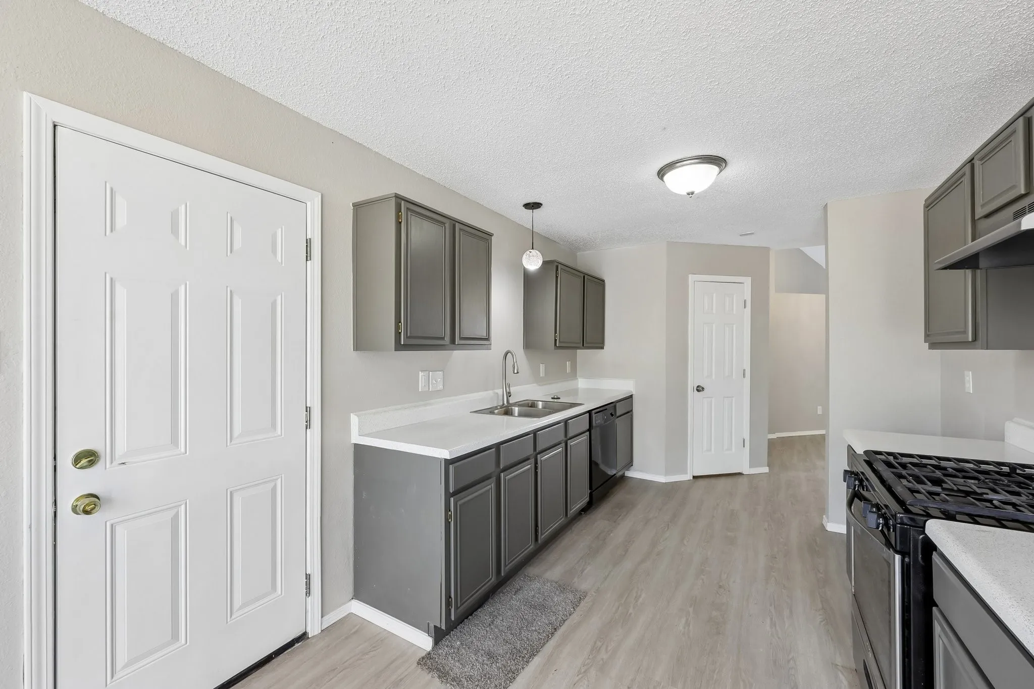 Single Family Residence For Sale in Dallas County , 12627 Ridgeside Drive, Balch Springs, Texas 75180, 3 Bedroom, 3 Bathroom, 2 Garage spaces, 1,446 Sqft, built in 1993, mls#21376346, Real Estate Agent in Balch Springs, Homes For Sale in Dallas county, Homes For Sale in Balch Springs, Realtor in Balch Springs Texas, Real Estate Brokerage Independent Realty Texas, Luminita Cordes Realtor