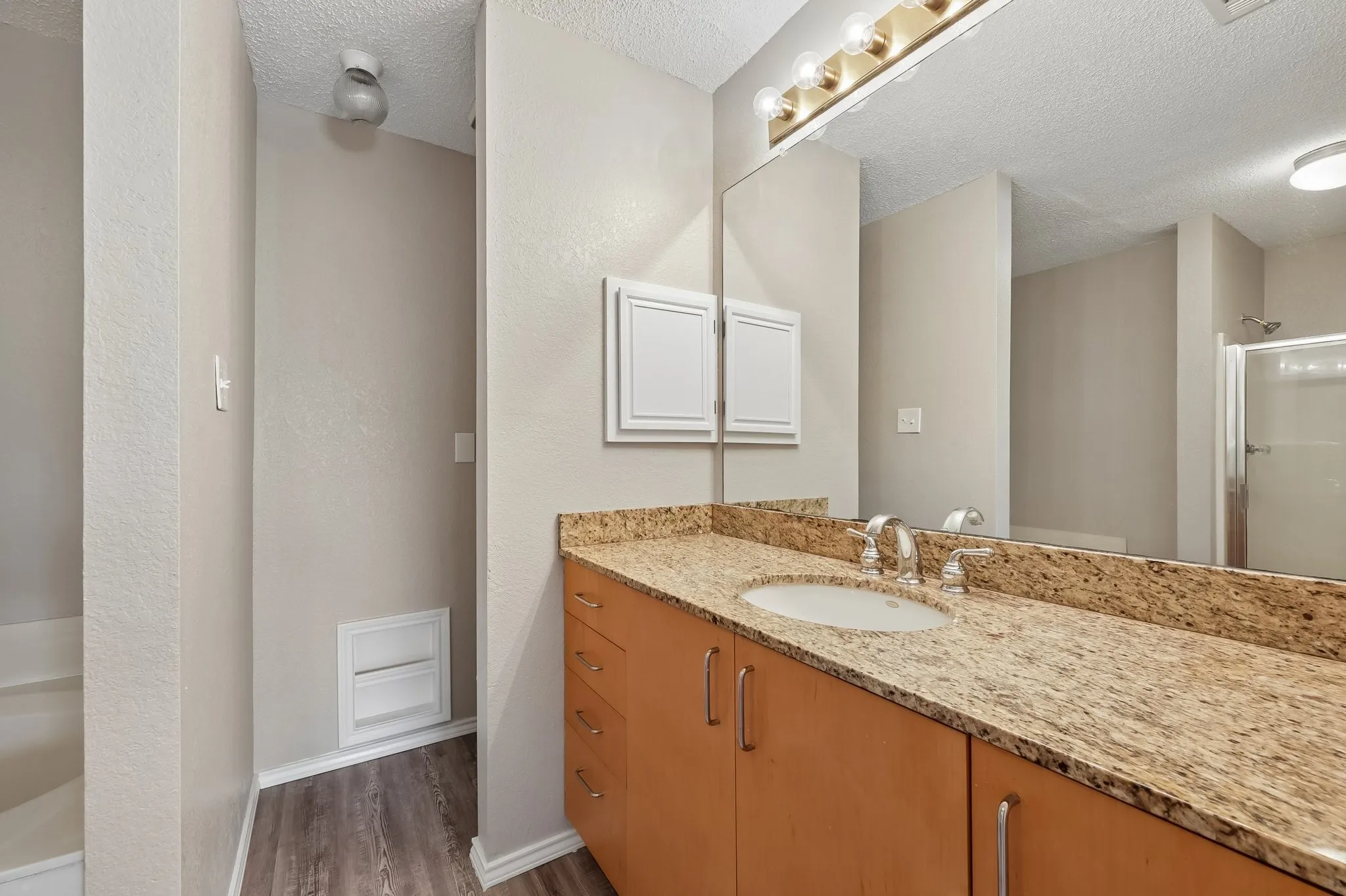 Single Family Residence For Sale in Dallas County , 12627 Ridgeside Drive, Balch Springs, Texas 75180, 3 Bedroom, 3 Bathroom, 2 Garage spaces, 1,446 Sqft, built in 1993, mls#21376346, Real Estate Agent in Balch Springs, Homes For Sale in Dallas county, Homes For Sale in Balch Springs, Realtor in Balch Springs Texas, Real Estate Brokerage Independent Realty Texas, Luminita Cordes Realtor