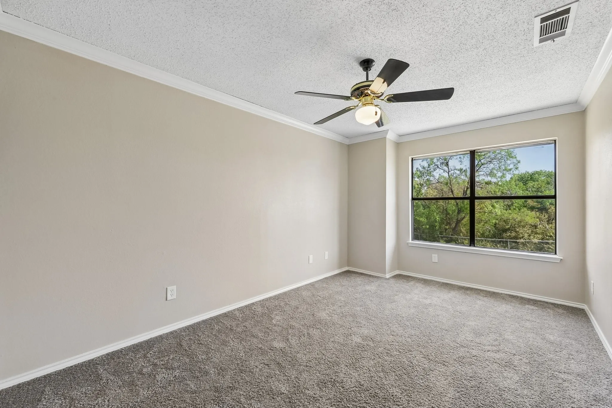 Single Family Residence For Sale in Dallas County , 12627 Ridgeside Drive, Balch Springs, Texas 75180, 3 Bedroom, 3 Bathroom, 2 Garage spaces, 1,446 Sqft, built in 1993, mls#21376346, Real Estate Agent in Balch Springs, Homes For Sale in Dallas county, Homes For Sale in Balch Springs, Realtor in Balch Springs Texas, Real Estate Brokerage Independent Realty Texas, Luminita Cordes Realtor