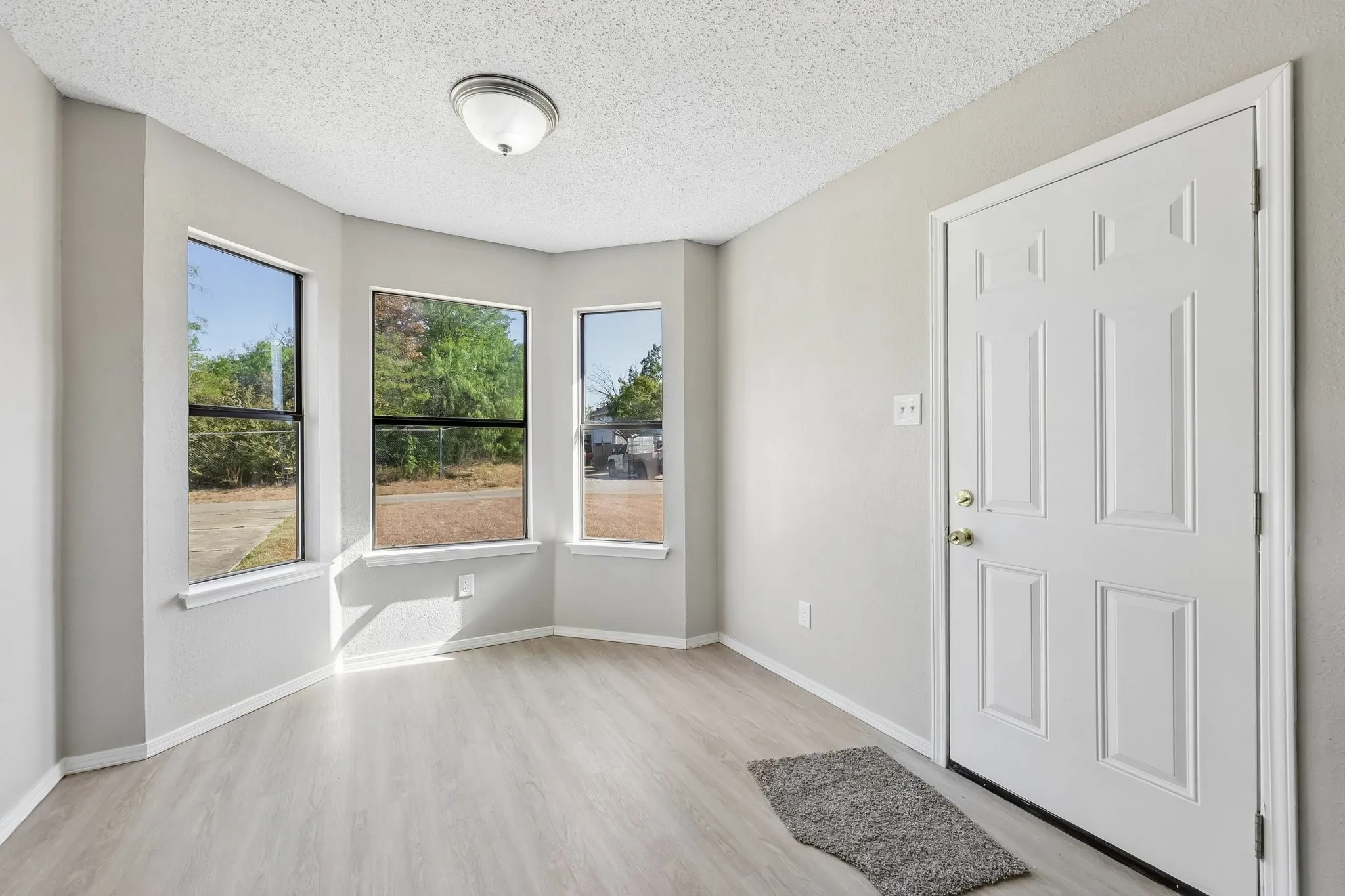 Single Family Residence For Sale in Dallas County , 12627 Ridgeside Drive, Balch Springs, Texas 75180, 3 Bedroom, 3 Bathroom, 2 Garage spaces, 1,446 Sqft, built in 1993, mls#21376346, Real Estate Agent in Balch Springs, Homes For Sale in Dallas county, Homes For Sale in Balch Springs, Realtor in Balch Springs Texas, Real Estate Brokerage Independent Realty Texas, Luminita Cordes Realtor
