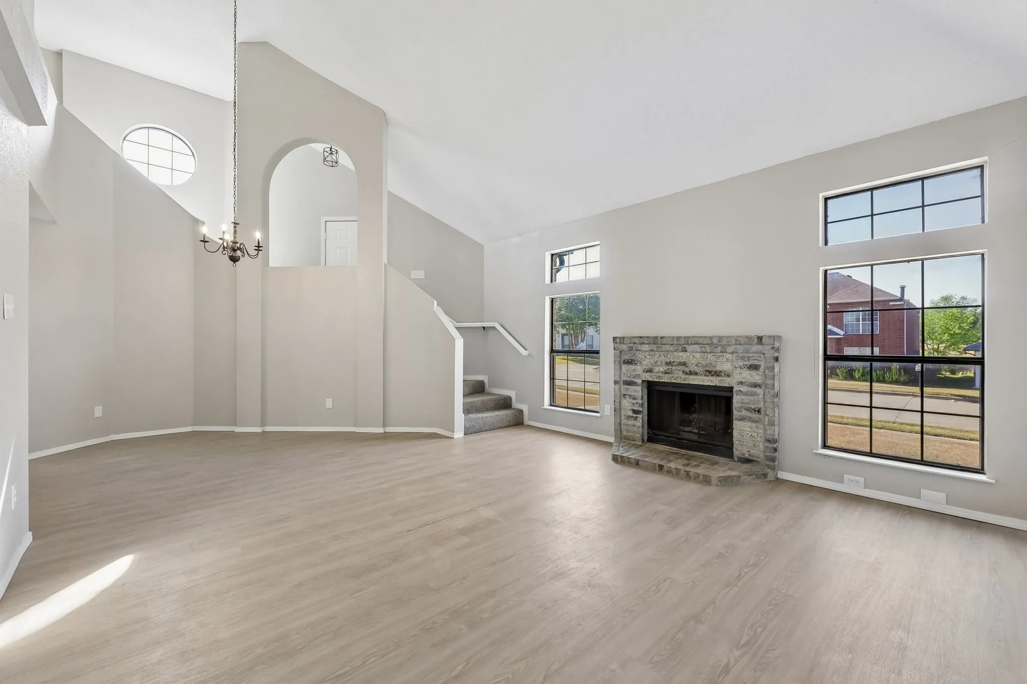 Single Family Residence For Sale in Dallas County , 12627 Ridgeside Drive, Balch Springs, Texas 75180, 3 Bedroom, 3 Bathroom, 2 Garage spaces, 1,446 Sqft, built in 1993, mls#21376346, Real Estate Agent in Balch Springs, Homes For Sale in Dallas county, Homes For Sale in Balch Springs, Realtor in Balch Springs Texas, Real Estate Brokerage Independent Realty Texas, Luminita Cordes Realtor