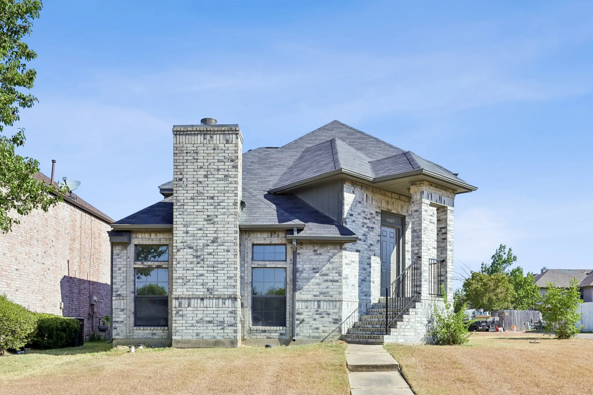 Single Family Residence For Sale in Dallas County , 12627 Ridgeside Drive, Balch Springs, Texas 75180, 3 Bedroom, 3 Bathroom, 2 Garage spaces, 1,446 Sqft, built in 1993, mls#21376346, Real Estate Agent in Balch Springs, Homes For Sale in Dallas county, Homes For Sale in Balch Springs, Realtor in Balch Springs Texas, Real Estate Brokerage Independent Realty Texas, Luminita Cordes Realtor