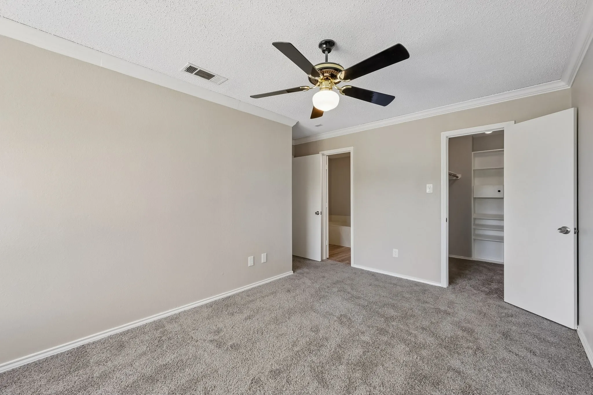 Single Family Residence For Sale in Dallas County , 12627 Ridgeside Drive, Balch Springs, Texas 75180, 3 Bedroom, 3 Bathroom, 2 Garage spaces, 1,446 Sqft, built in 1993, mls#21376346, Real Estate Agent in Balch Springs, Homes For Sale in Dallas county, Homes For Sale in Balch Springs, Realtor in Balch Springs Texas, Real Estate Brokerage Independent Realty Texas, Luminita Cordes Realtor