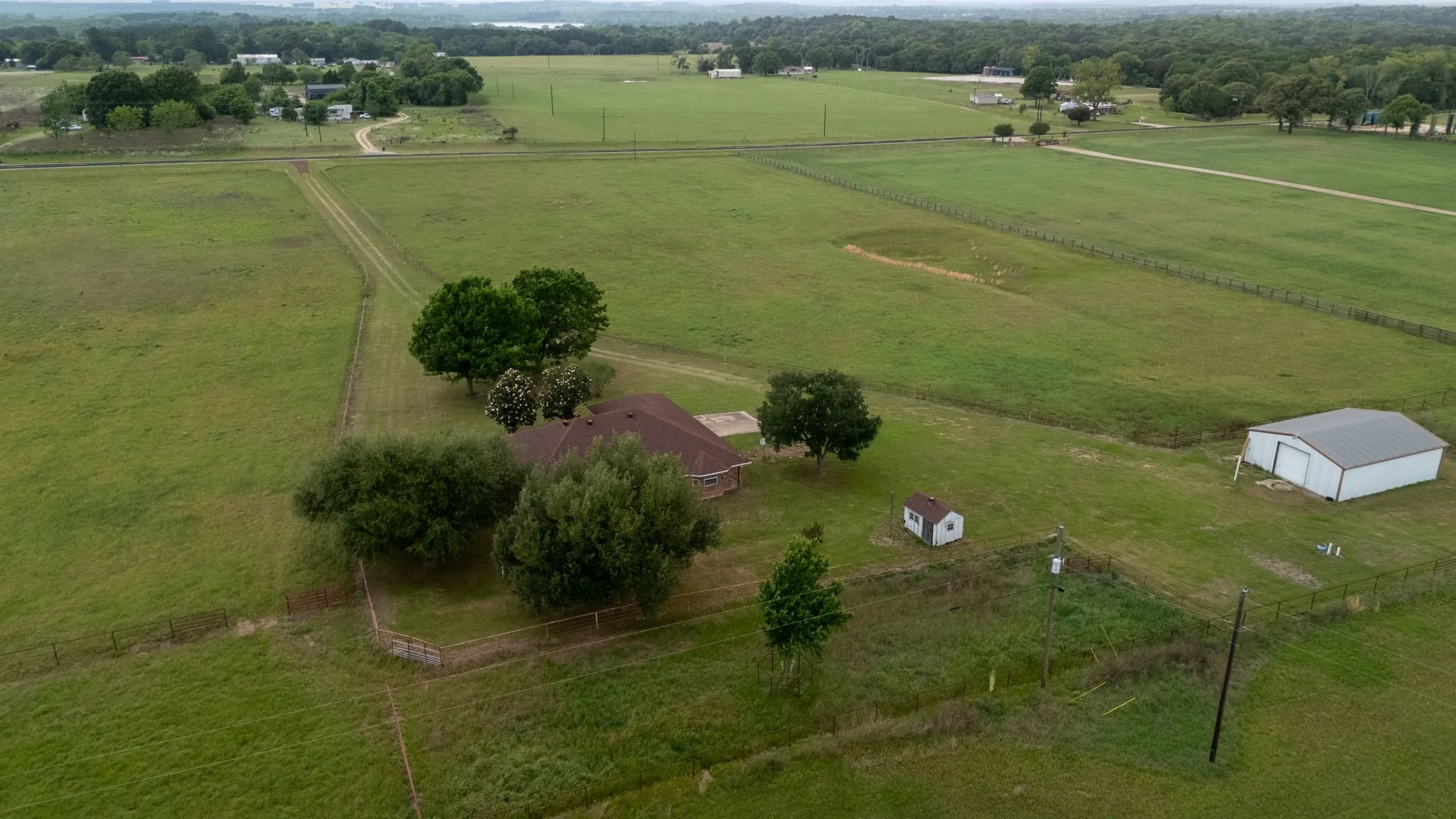 Single Family Residence For Sale in Henderson County , 14187 Fm 1615, Athens, Texas 75752, 3 Bedroom, 2 Bathroom, 2 Garage spaces, 2,027 Sqft, built in 1997, mls#21376337, Real Estate Agent in Athens, Homes For Sale in Henderson county, Homes For Sale in Athens, Realtor in Athens Texas, Real Estate Brokerage Independent Realty Texas, Luminita Cordes Realtor