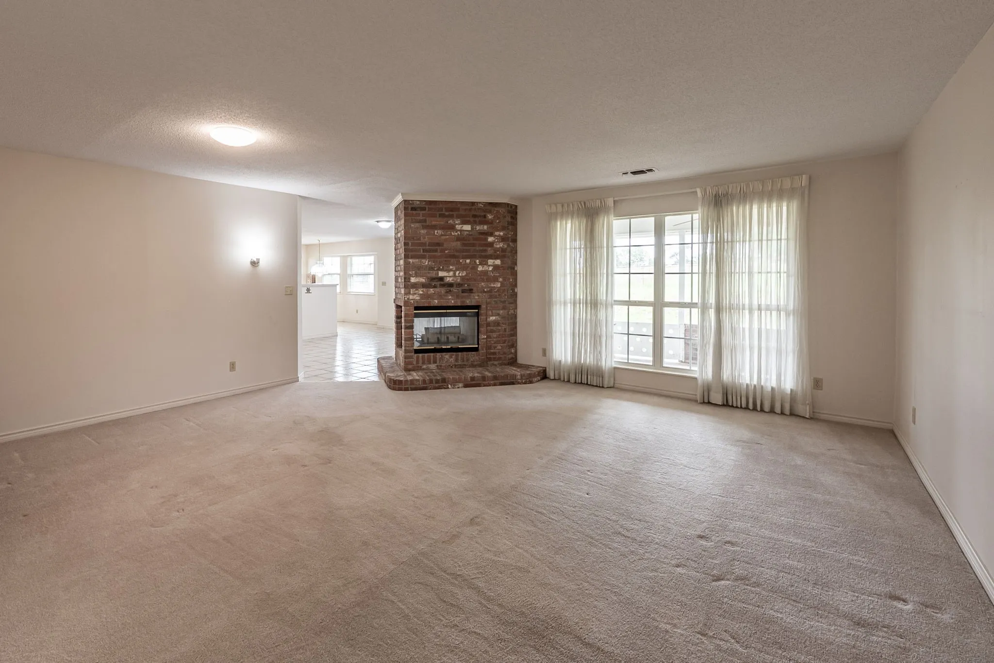 Single Family Residence For Sale in Henderson County , 14187 Fm 1615, Athens, Texas 75752, 3 Bedroom, 2 Bathroom, 2 Garage spaces, 2,027 Sqft, built in 1997, mls#21376337, Real Estate Agent in Athens, Homes For Sale in Henderson county, Homes For Sale in Athens, Realtor in Athens Texas, Real Estate Brokerage Independent Realty Texas, Luminita Cordes Realtor