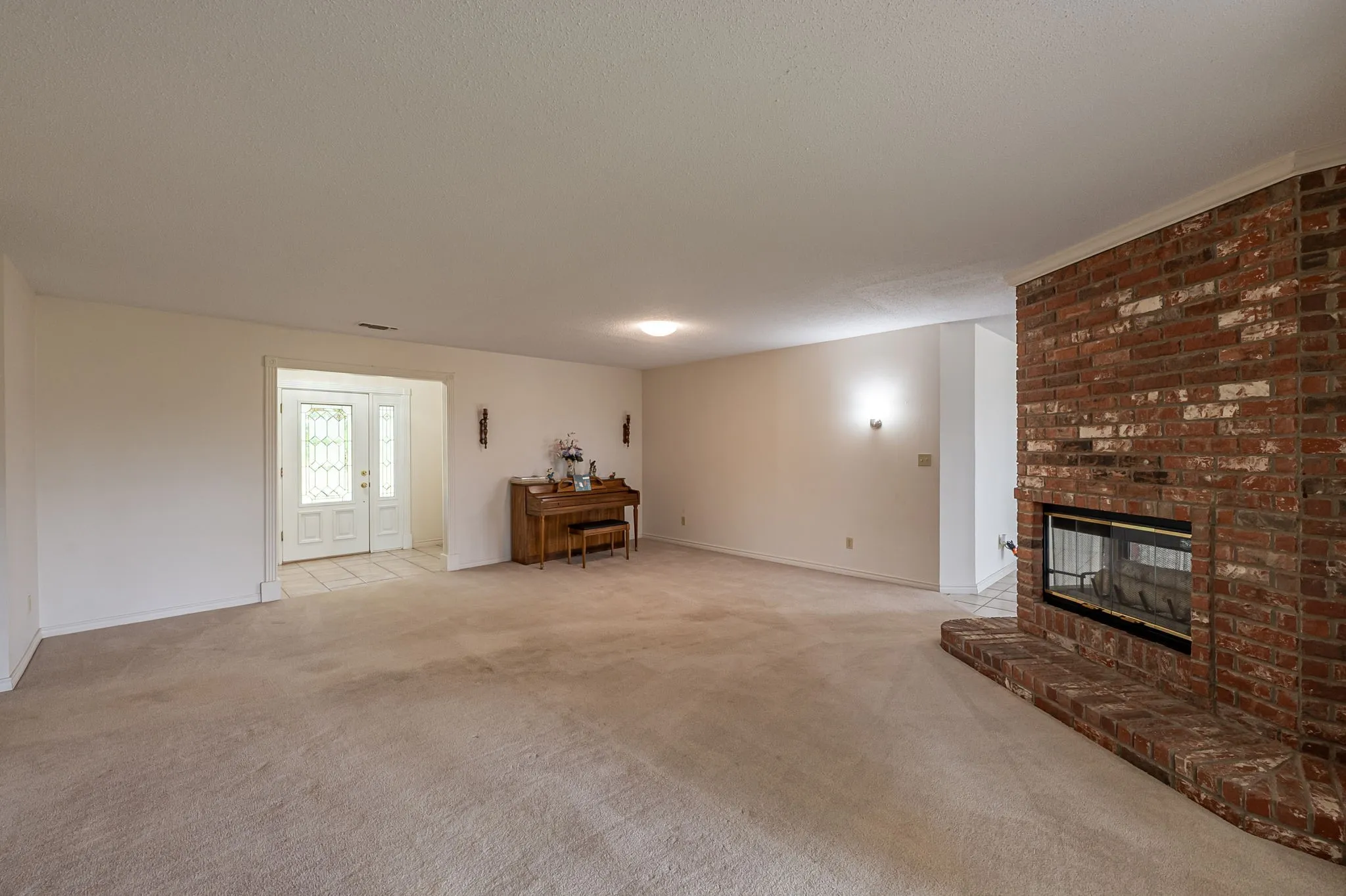 Single Family Residence For Sale in Henderson County , 14187 Fm 1615, Athens, Texas 75752, 3 Bedroom, 2 Bathroom, 2 Garage spaces, 2,027 Sqft, built in 1997, mls#21376337, Real Estate Agent in Athens, Homes For Sale in Henderson county, Homes For Sale in Athens, Realtor in Athens Texas, Real Estate Brokerage Independent Realty Texas, Luminita Cordes Realtor